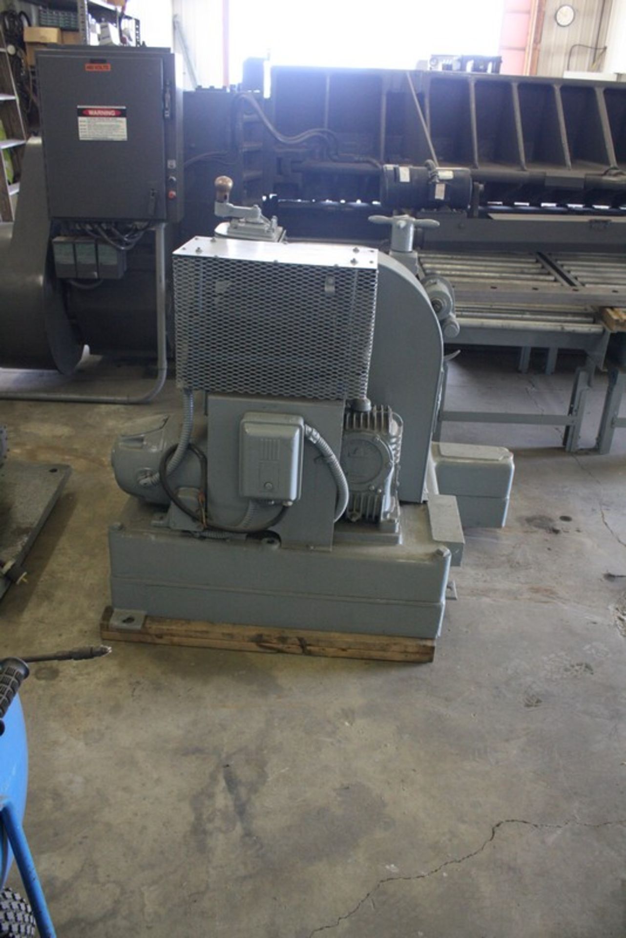 BUFFALO MODEL ½ 2” X 2” X 1/4” ANGLE BENDING ROLL S/N 607-7902: Capacities: Angles - leg out: 2” x - Image 4 of 5