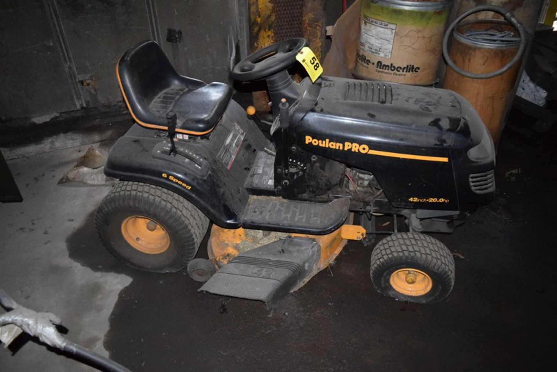 POULAN 42" PRO 20 H.P. GAS POWERED RIDNG MOWER