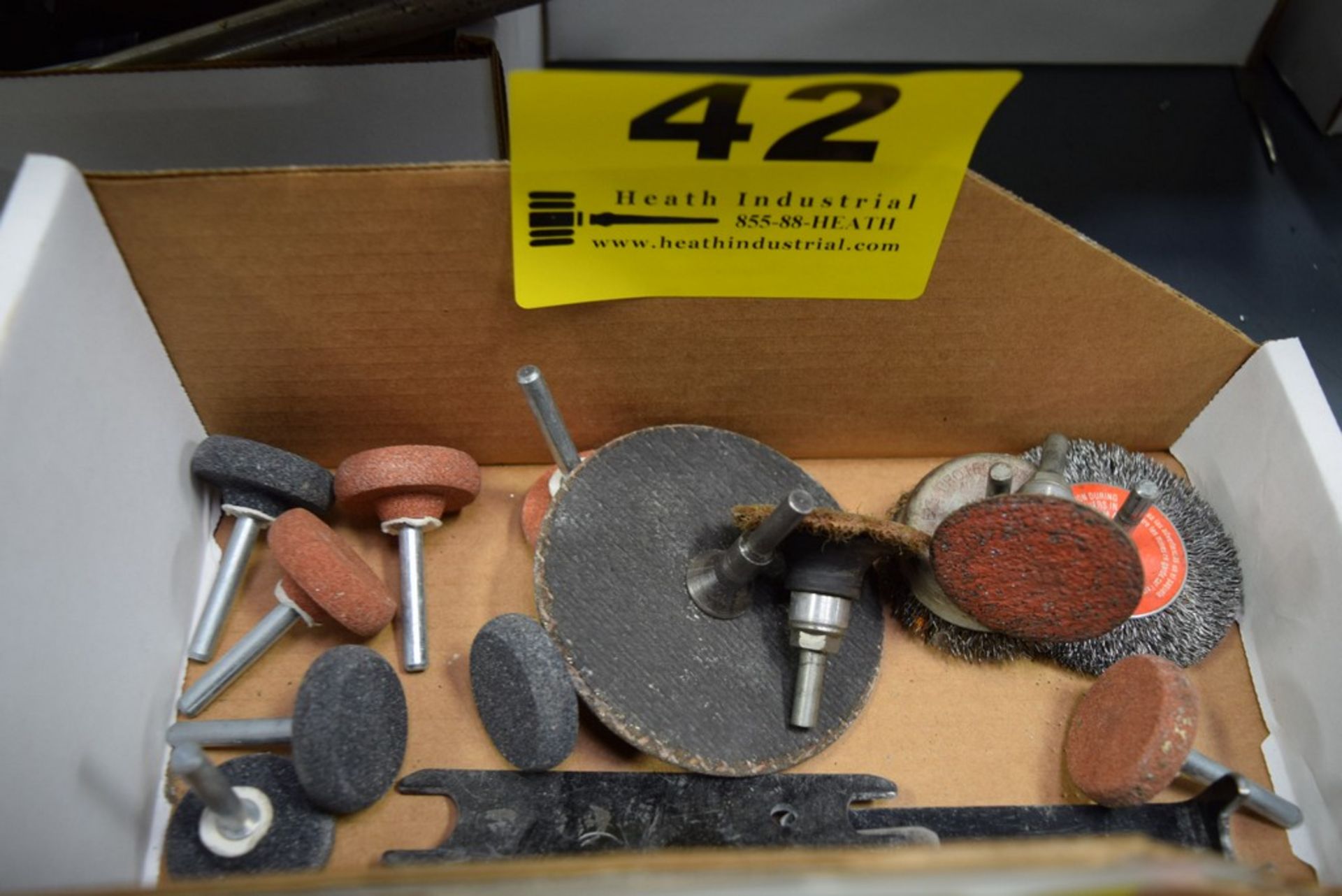 ASSORTED GRINDING BITS