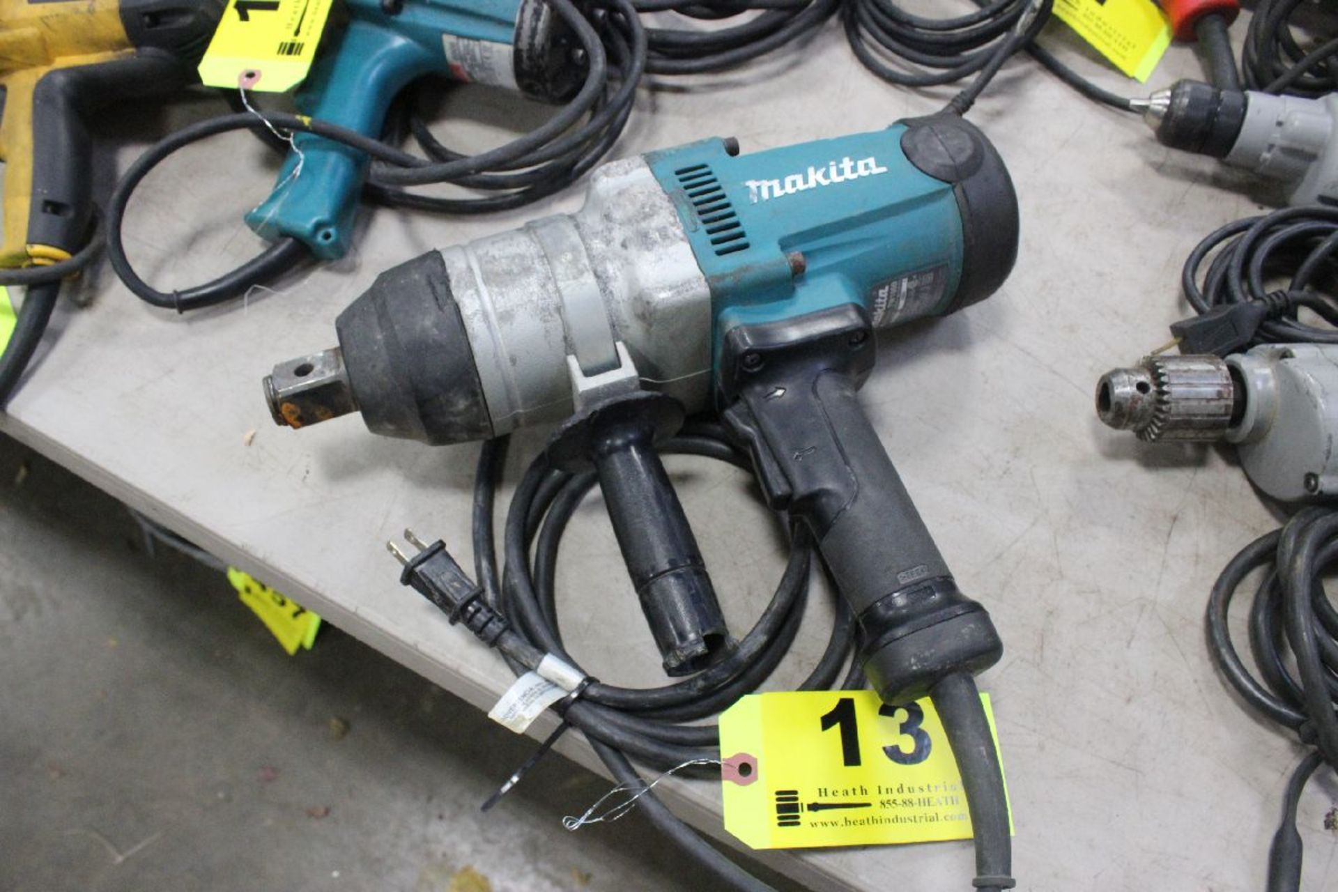 MAKITA MODEL TW1000 12-AMP 1" ELECTRIC IMPACT WRENCH