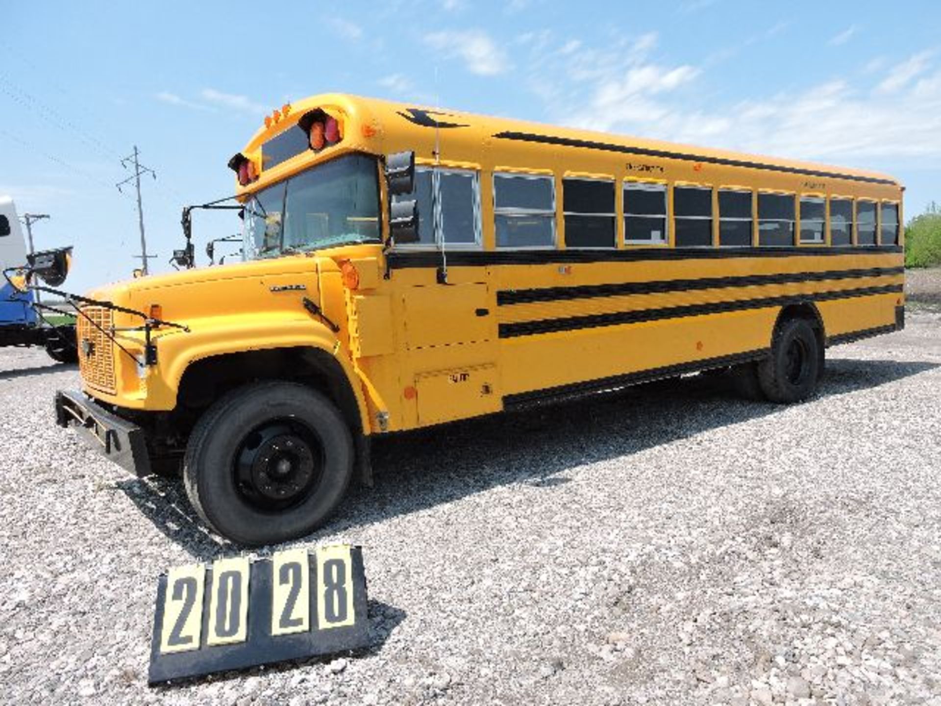 2002 Chev Bluebird 59 Pass. School Bus. Vin: 0940.