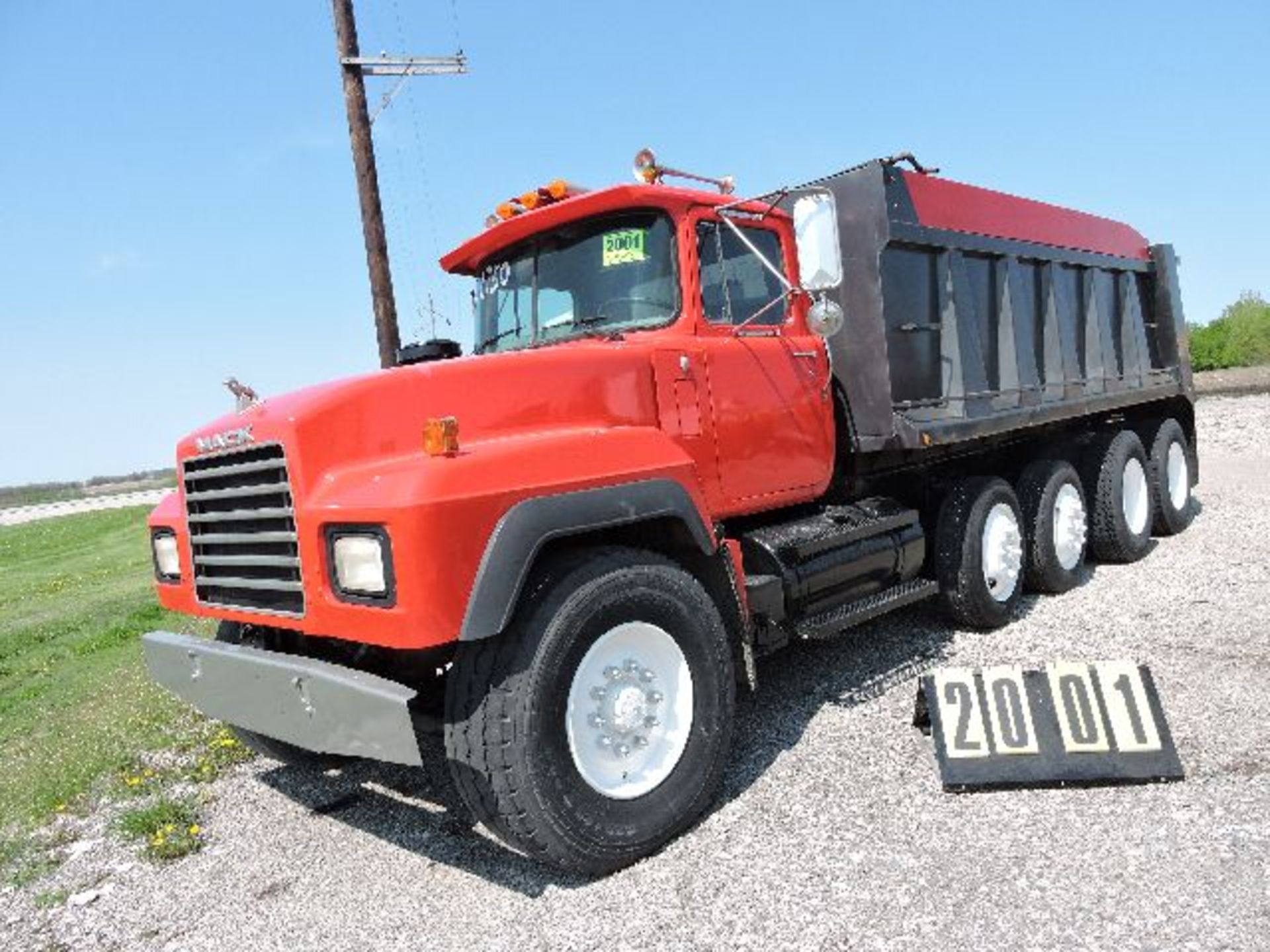 1993 Mack RD690SX Quad Axle Dump Truck, Vin: 4413 1MZP264C3PM012478, BM7 300hp Power 8-Speed,17' End - Image 2 of 2
