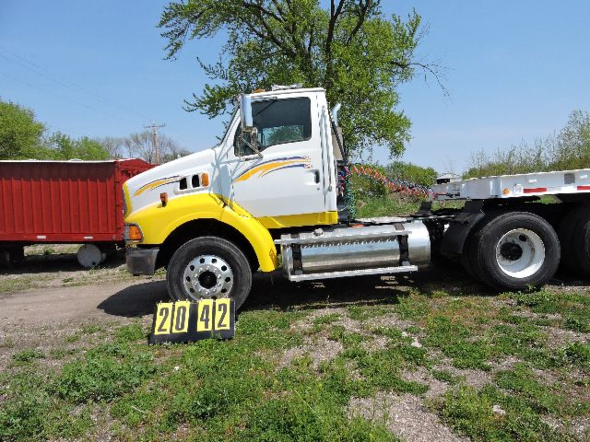 2007 Sterling Day Cab truck tractor Mercedes 450hp. Eaton/Fuller 10-Speed,Twin 120gal. Alum