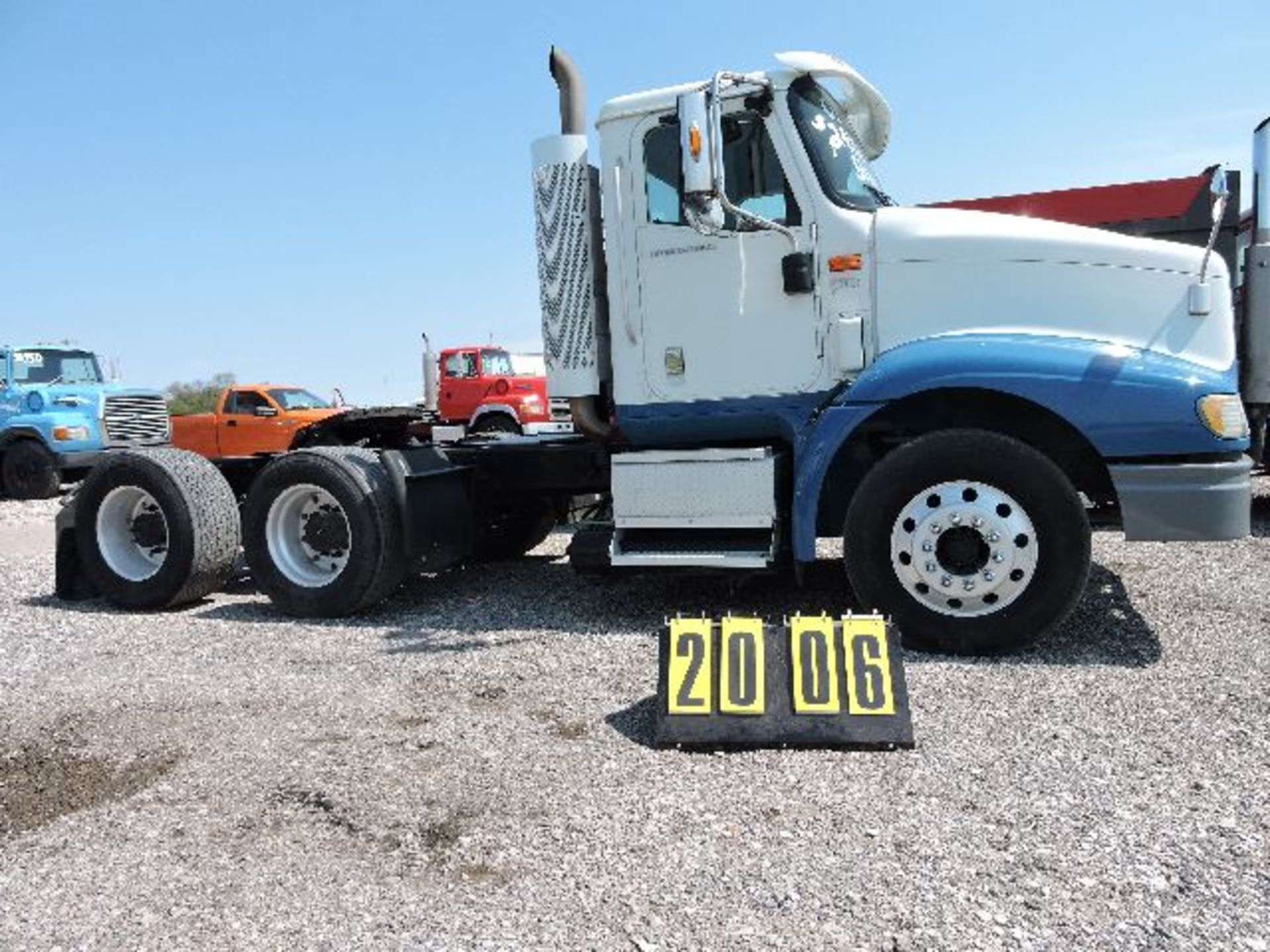 2007 International 9200I SBA truck tractor, 6x4 , Daycab Vin: 3259 2HSCESBR07C413259,Cat C-13 Power,