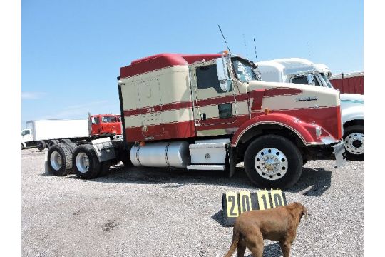 Kenworth T-800 AerocabTruck Tractor.Vin: 6111 Na. Cat C-15, 475hp. Auto Trans, Air, 336 Gear - Image 1 of 2