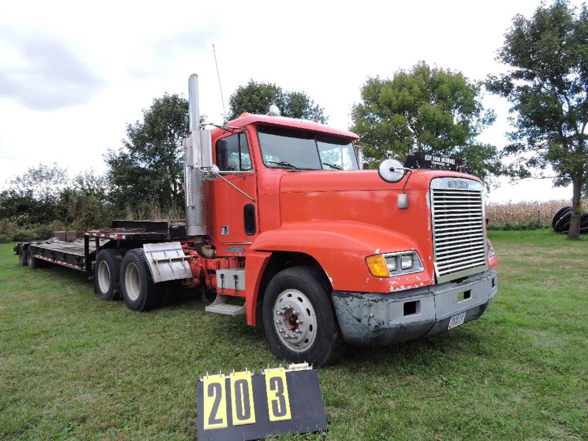 1995 Freightliner truck tractor, vin 1FUYDE0B410P661534, miles on odo 764,000, Cat model 3178