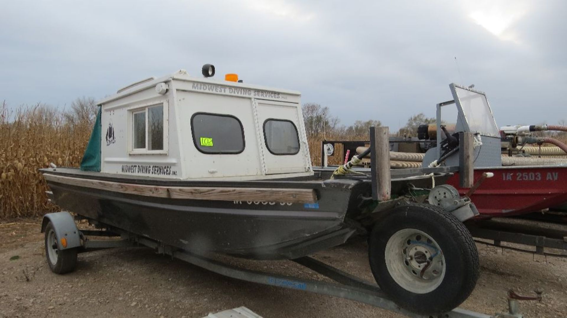 20' Jon boat w/ trailer, cab encloser,no power. - Image 3 of 3