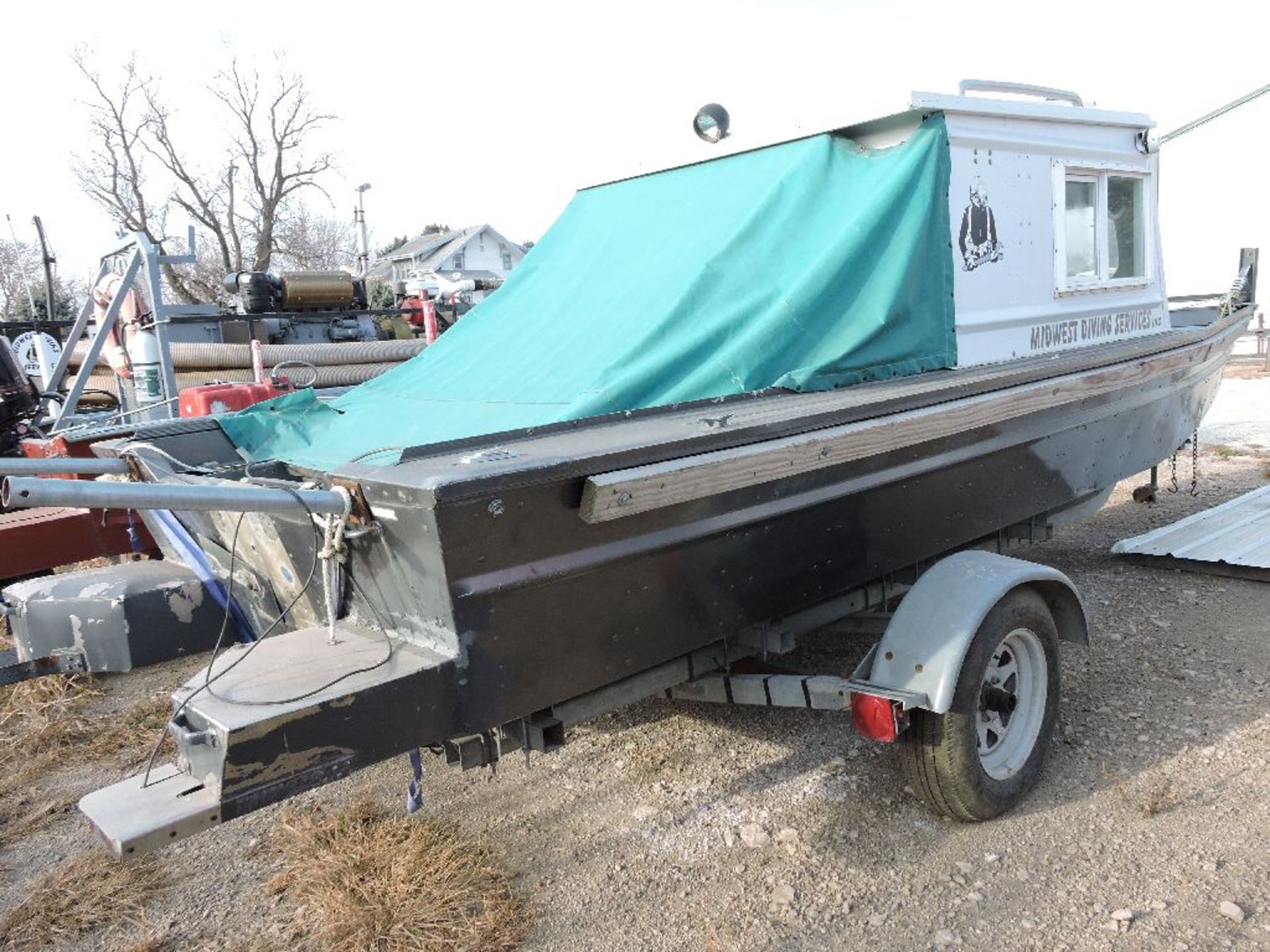 20' Jon boat w/ trailer, cab encloser,no power. - Image 2 of 3