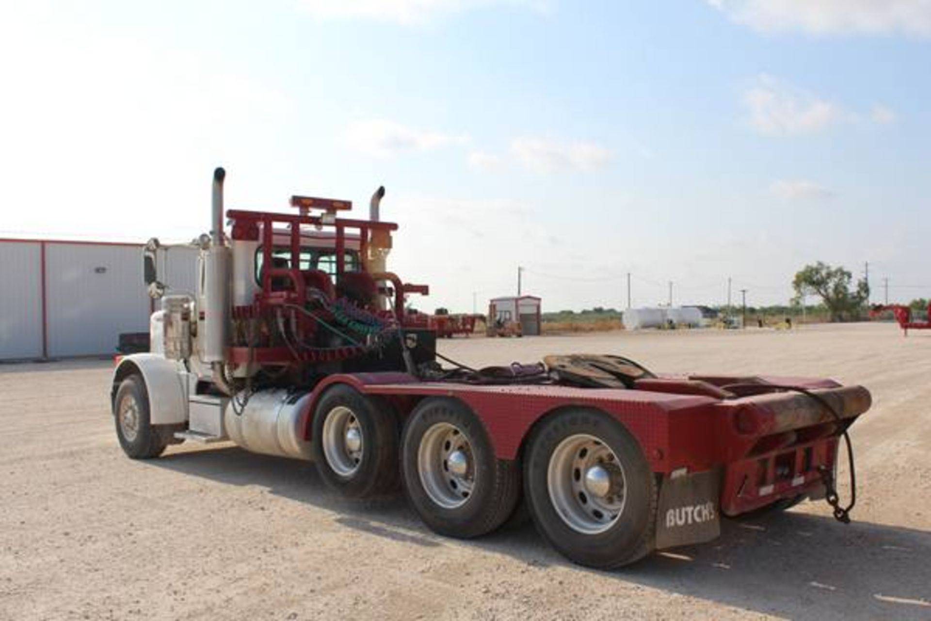 Peterbilt Model 379  Tri-Axle Winch Semi Tractor ; VIN: 1XP5DBEX37D740669  (2007); Day Cab, CAT - Image 4 of 19