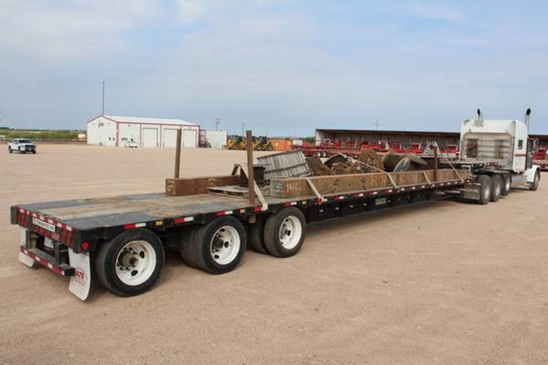 Transcraft Model DTL3000  50-Ton Tri-Axle   Drop Deck Flatbed Trailer ; VIN: 1TTE533S3E3768555  ( - Image 5 of 11