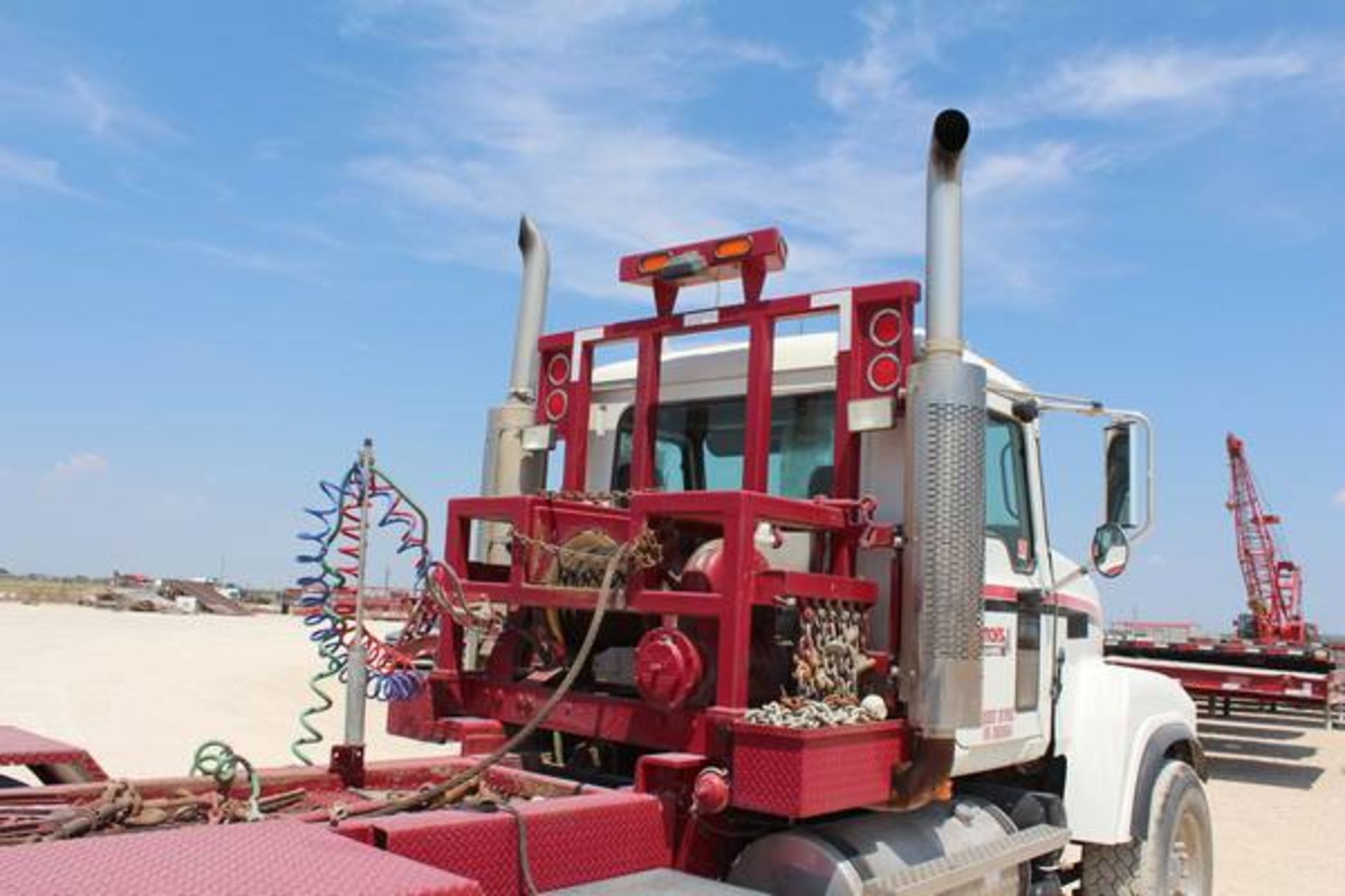 Mack Model CHN613  Tri-Axle Winch Semi Tractor ; VIN: 1MIAJO7Y27N009664  (2007); Day Cab, Mack E7 - Image 10 of 20