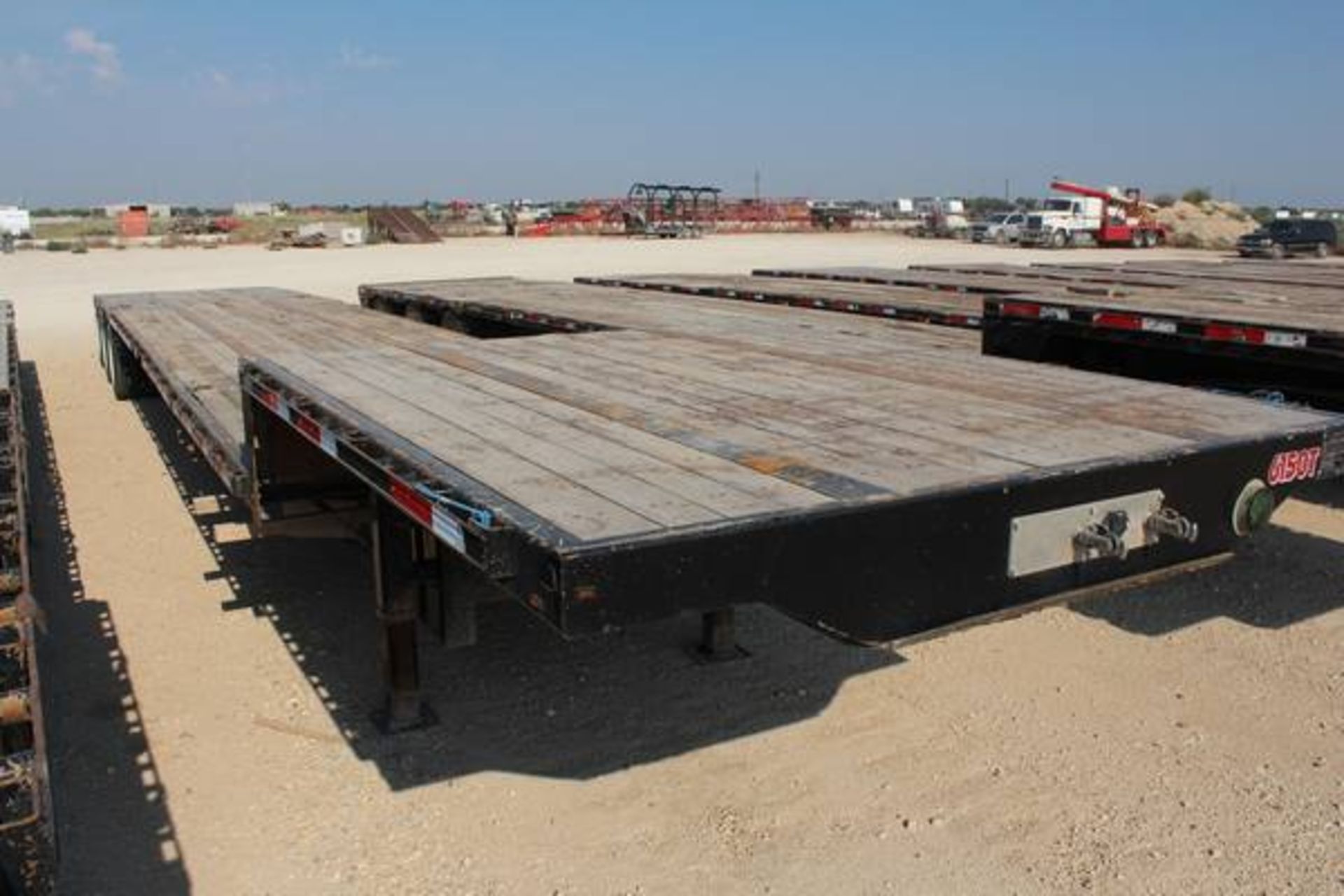 Transcraft Model DTL3000  50-Ton Tri-Axle   Drop Deck Flatbed Trailer ; VIN: 1TTE533S6D3741834  ( - Image 2 of 7