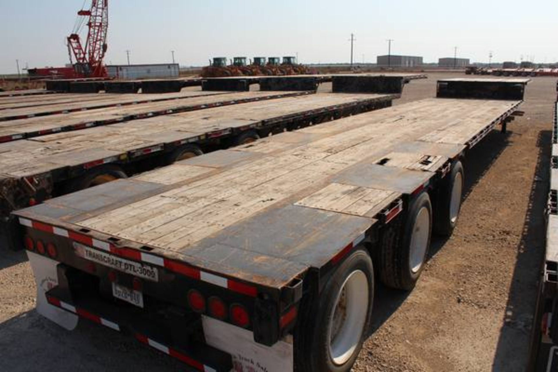 Transcraft Model DTL3000  50-Ton Tri-Axle   Drop Deck Flatbed Trailer ; VIN: 1TTE533S6D3741834  ( - Image 3 of 7