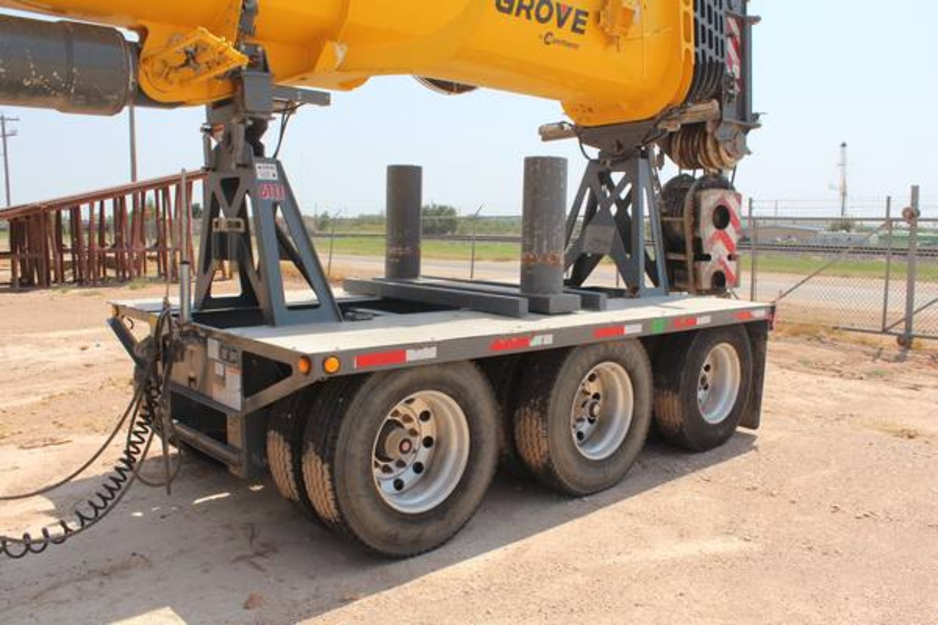 Grove Model GMK5275  275 Ton Hydraulic Truck Crane ; Serial Number: 52203165  (2012); 44' - 223' 7- - Image 5 of 21