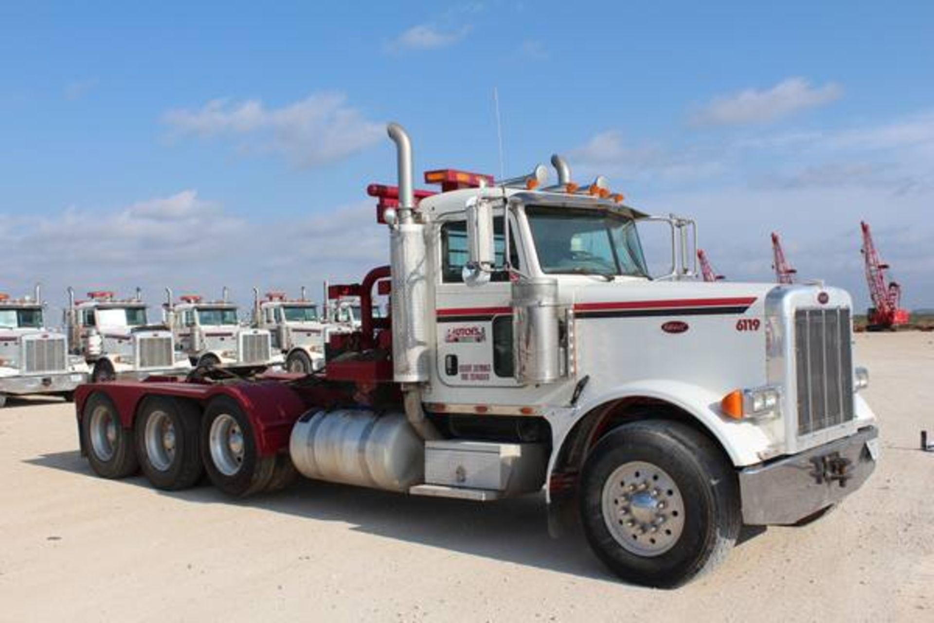 Peterbilt Model 379  Tri-Axle Winch Semi Tractor ; VIN: 1XP5DBEX37D740669  (2007); Day Cab, CAT - Image 8 of 19