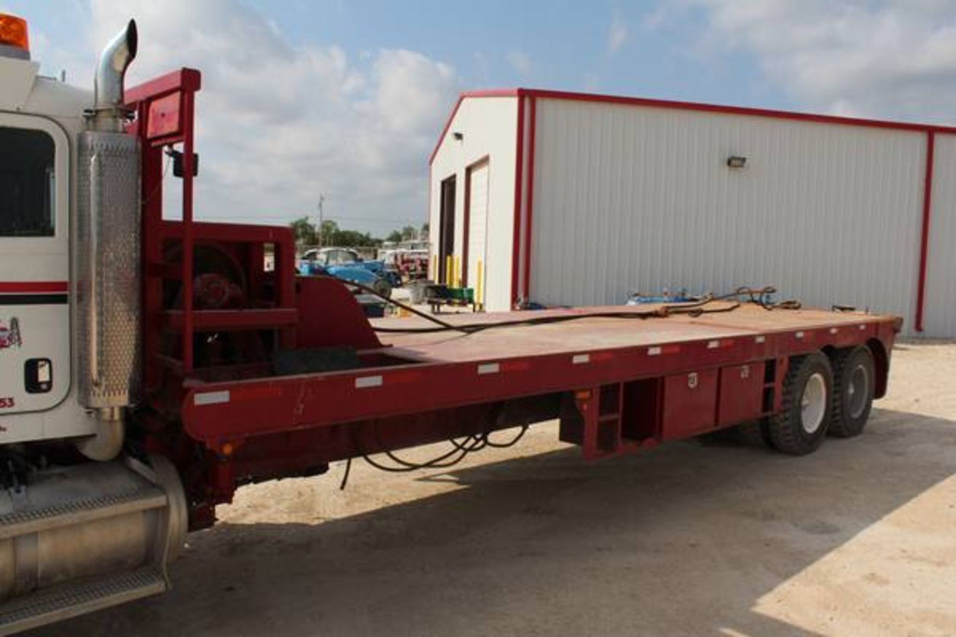 Peterbilt Model 357  Tandem Axle Winch Bed Truck ; Serial Number: 1NPALBTX27N672082  (2007); CAT C15 - Image 9 of 27