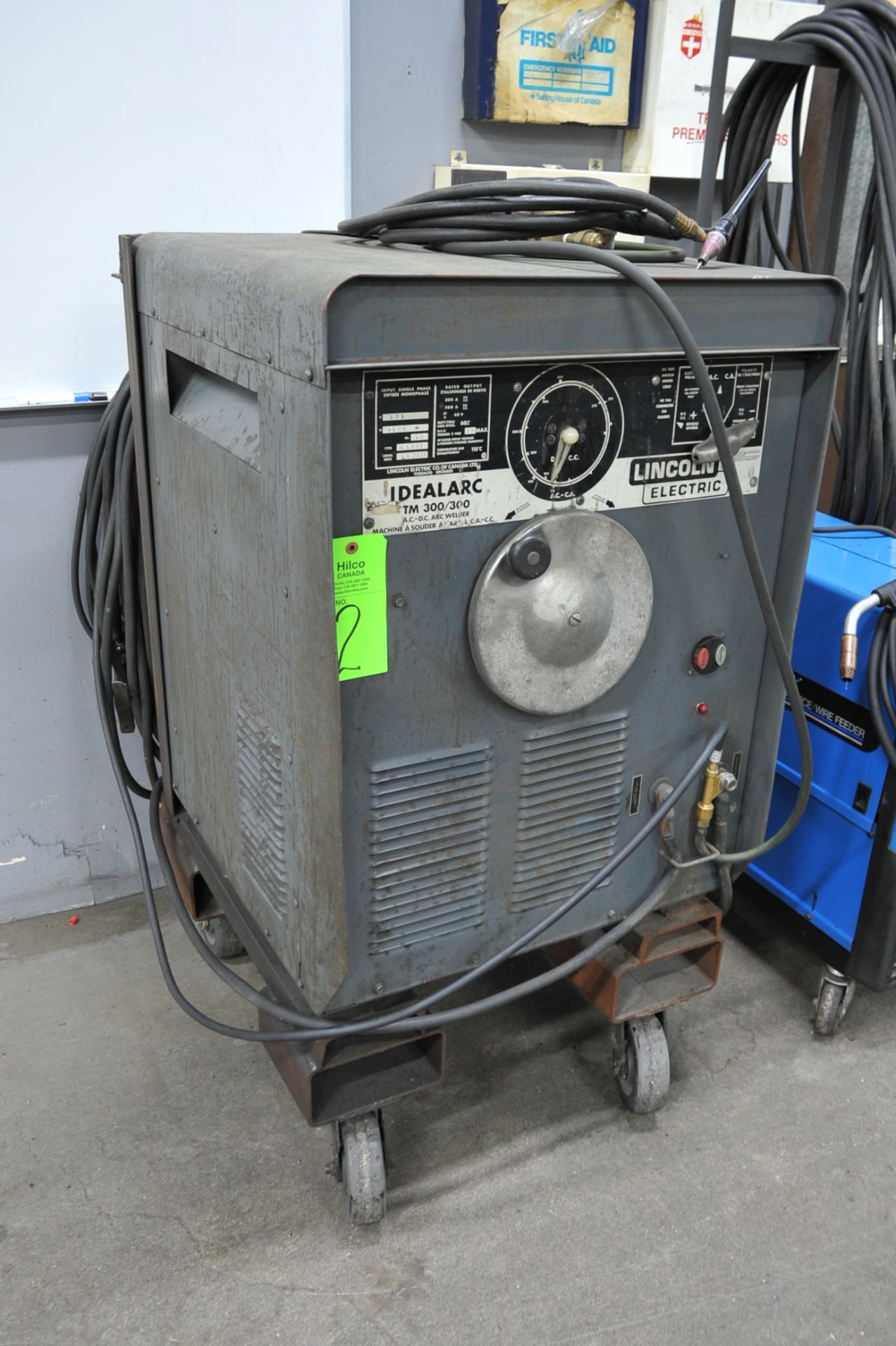 Lincoln Electric Model Ideal Arctm 300/300 AC/DC Arc Welder