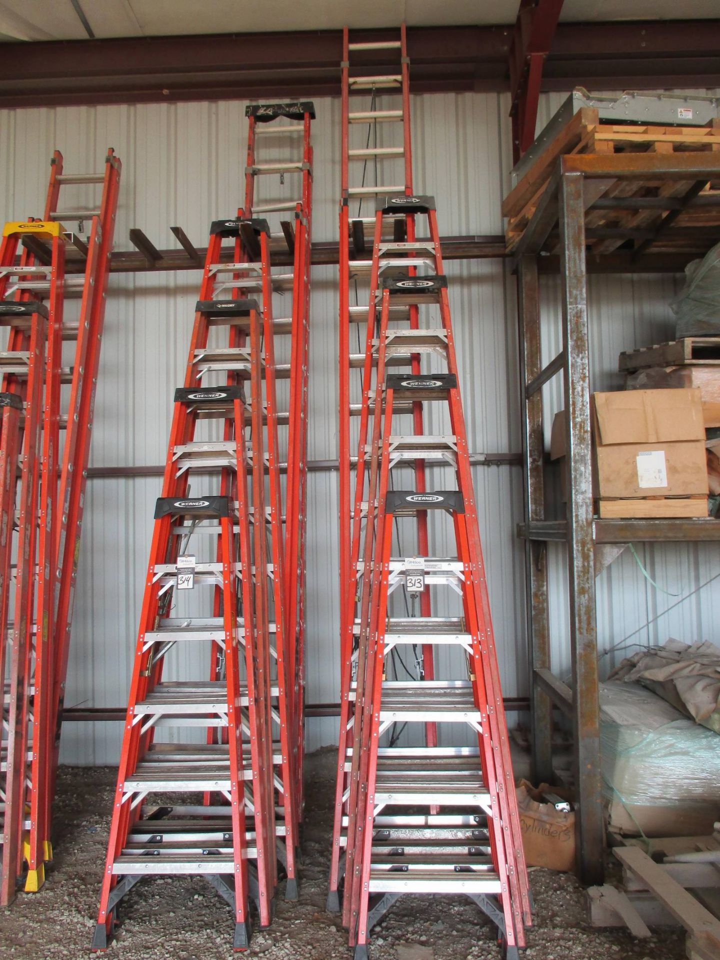 300-Lbs Ladders