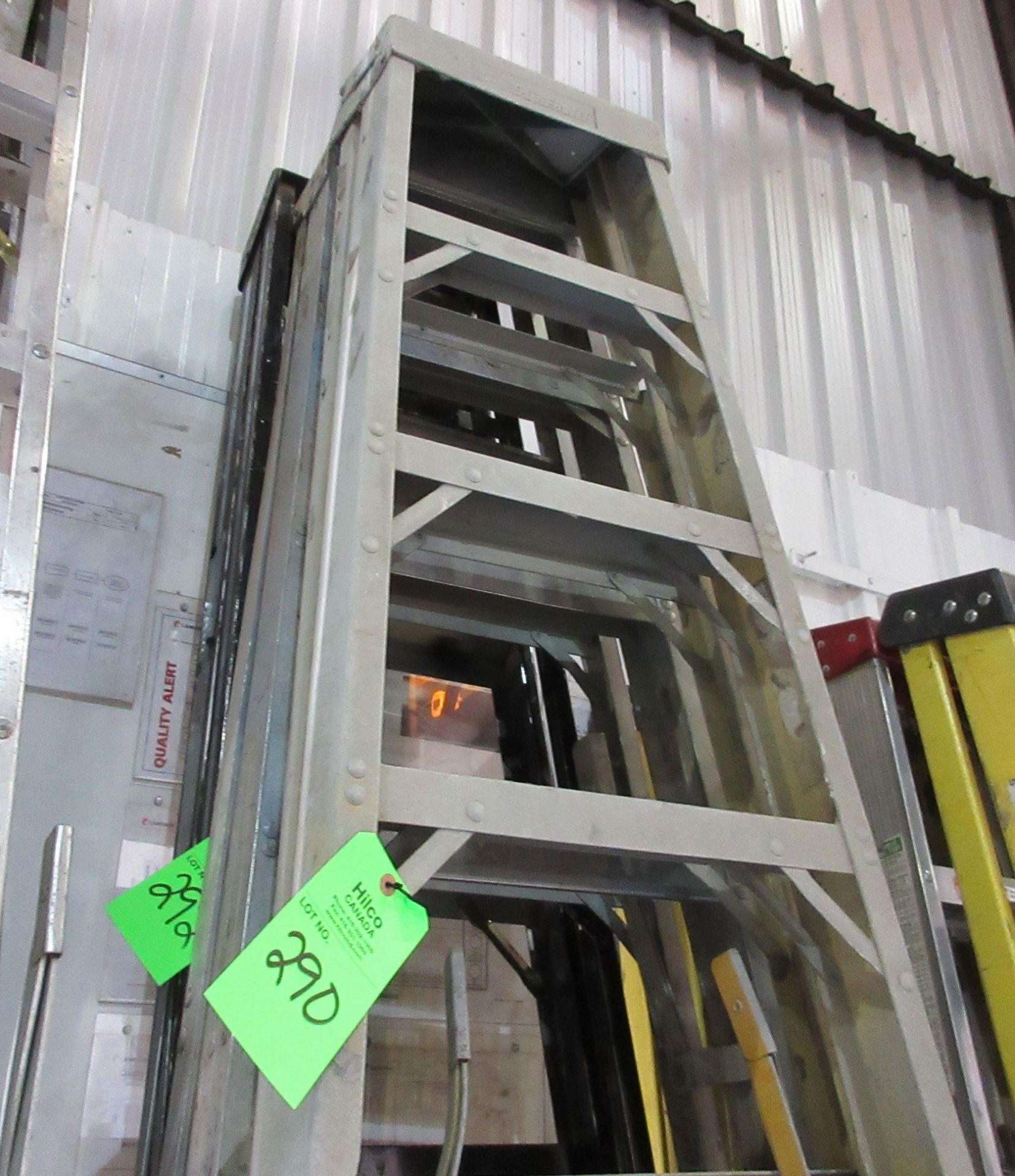 8' Aluminum Step Ladder