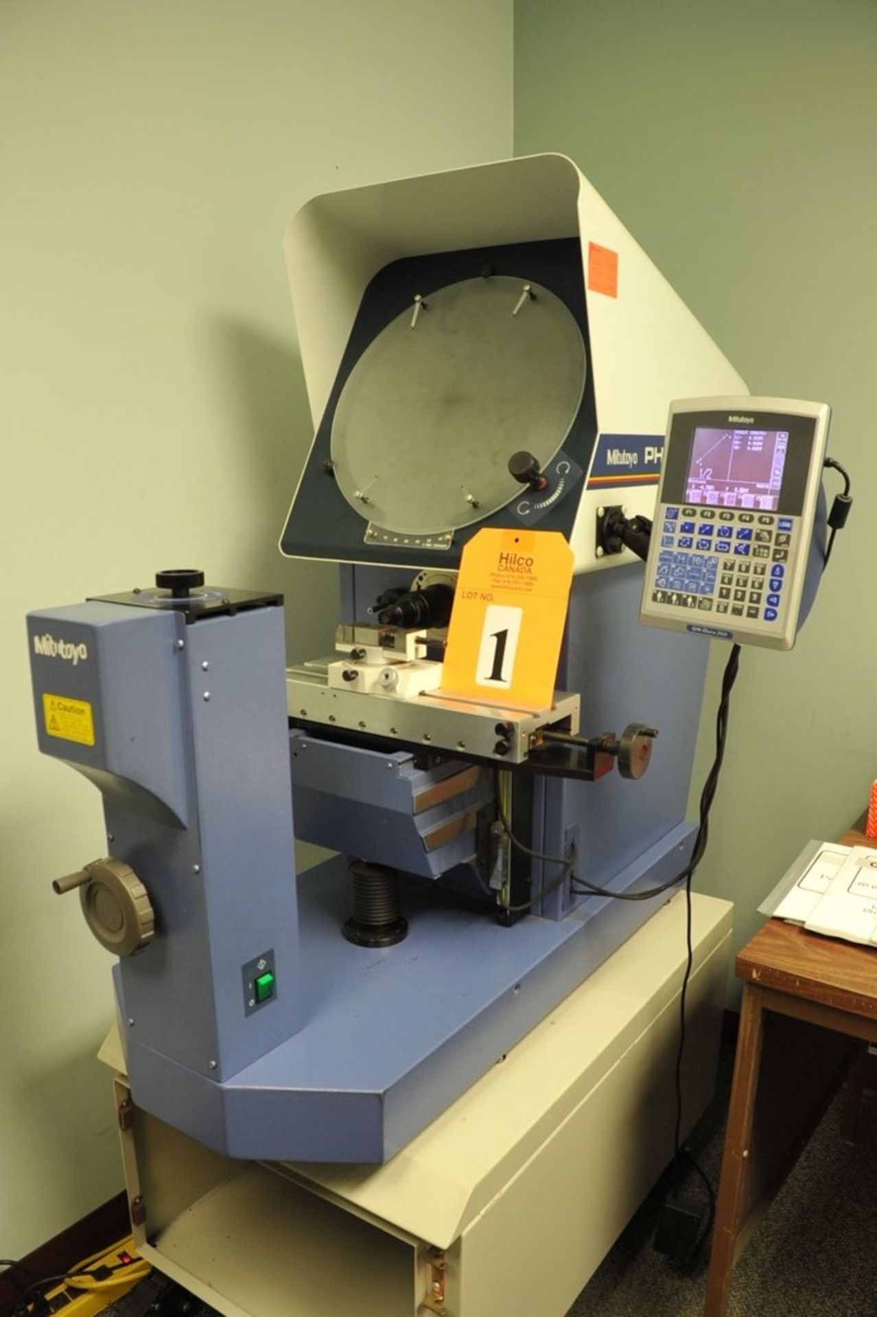 Mitutoyo Model PH-A14 14" Optical Comparator