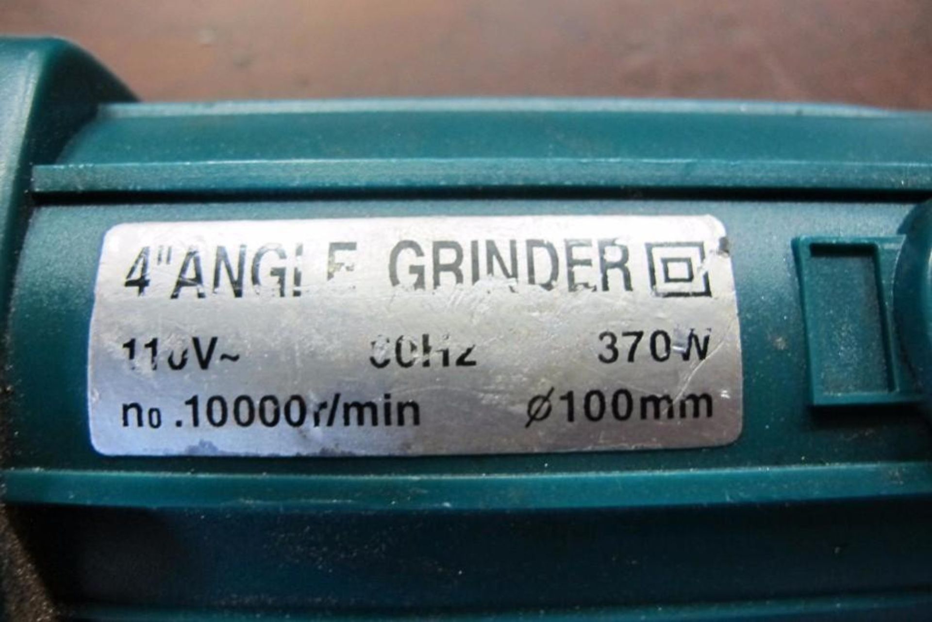 Bosch 4" angle grinder - Image 2 of 2