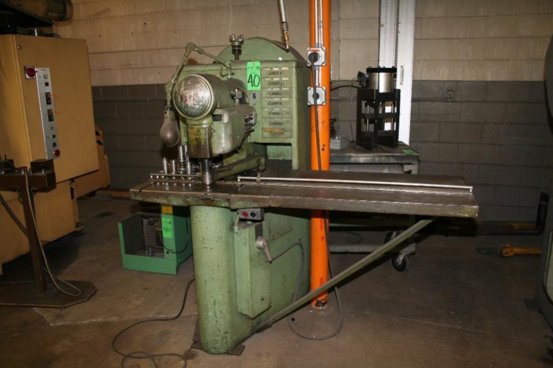 Strippit Model 1015 Fabricator Punch with Dies, Model 10AA, SUF101391058