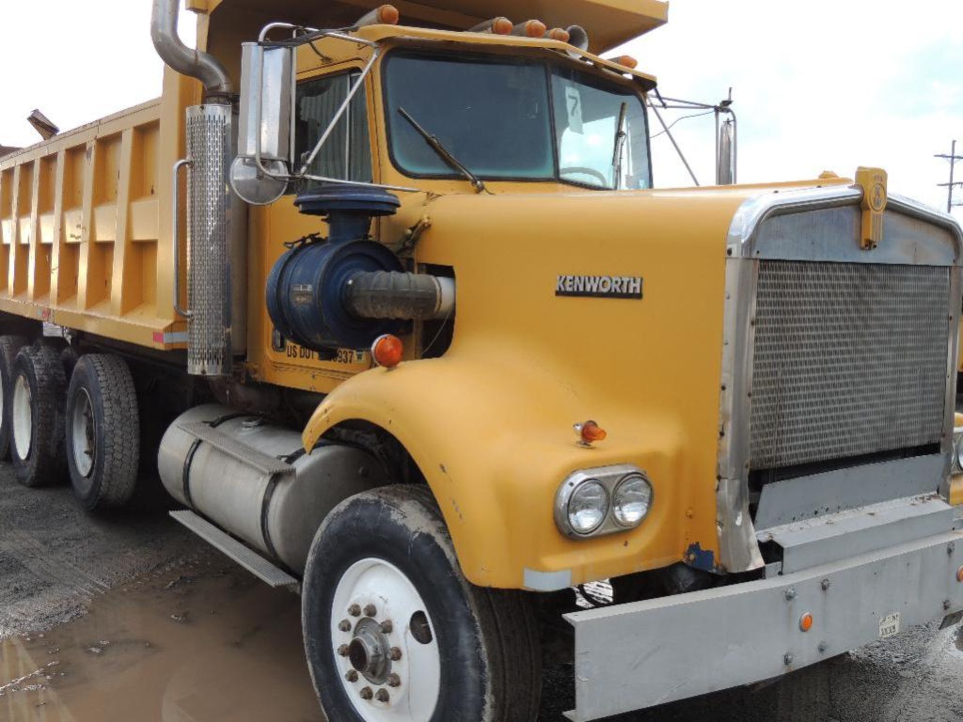 Kenworth C500 Dump Truck, Tri-Axle Dump - Image 2 of 4