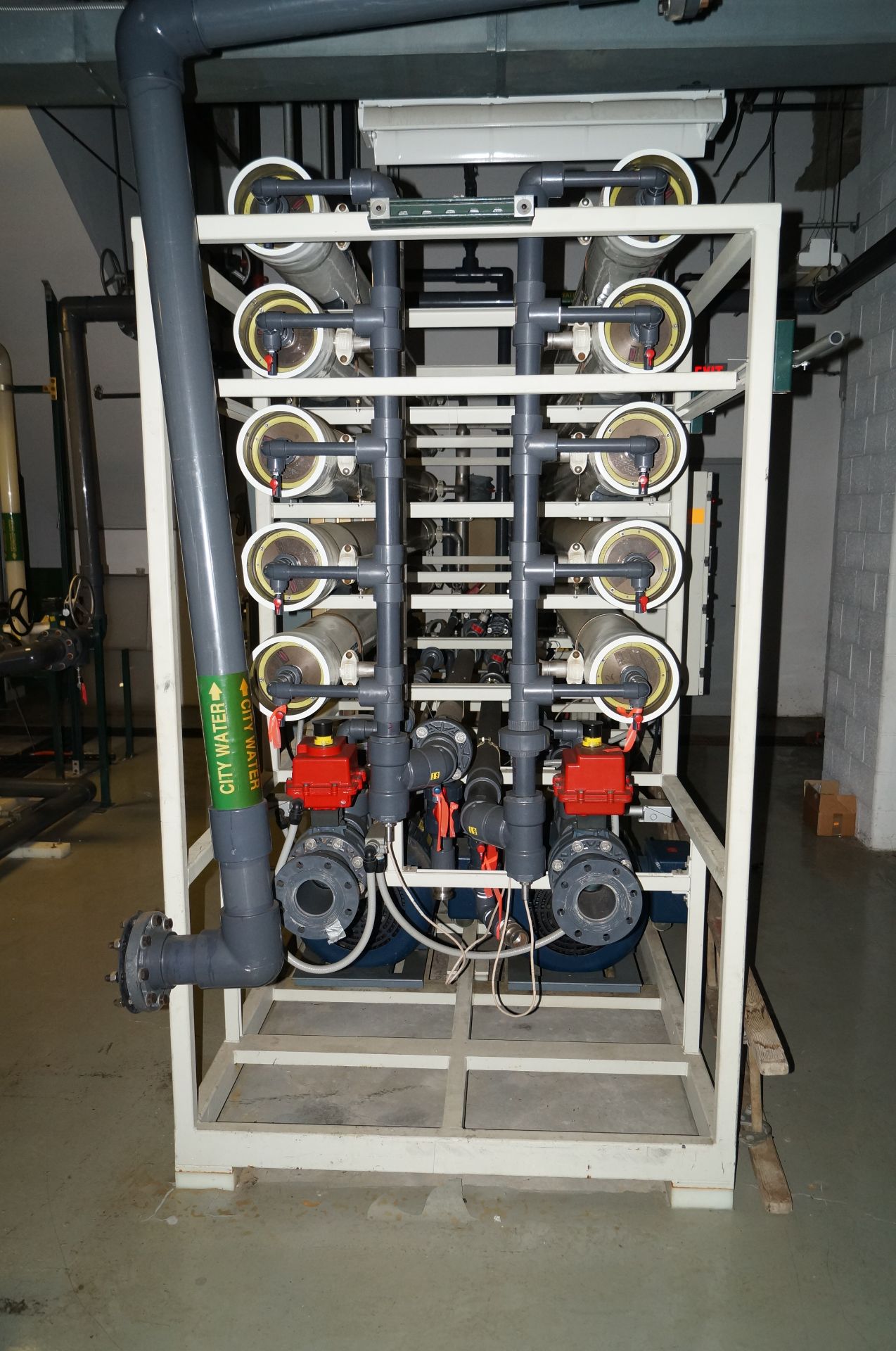 U.S. FILTER WATER PURIFICATION / DEIONIZATION SYSTEM with BARNSTEAD WATER DISTRIBUTION SYSTEM, ALLEN - Image 7 of 11