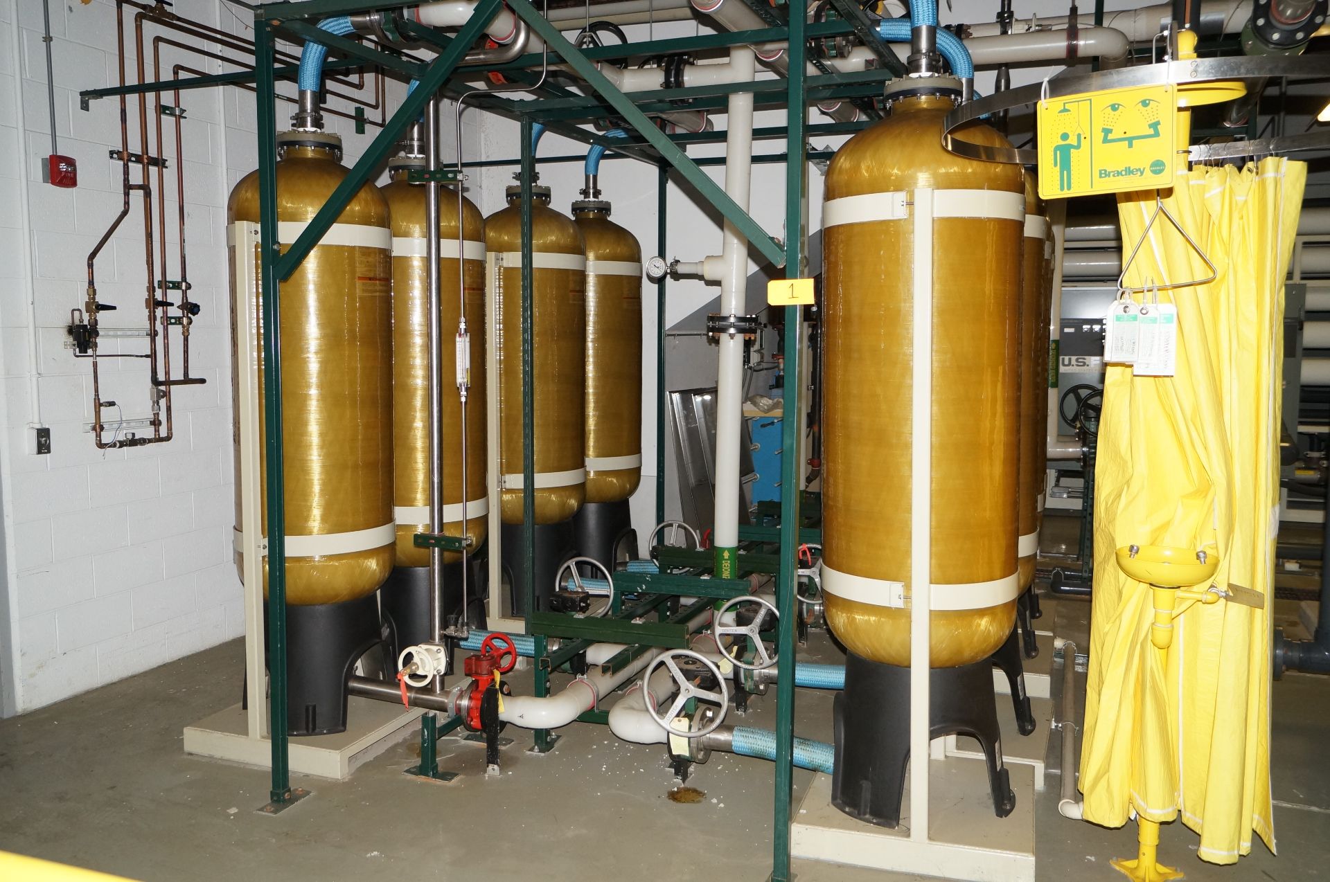 U.S. FILTER WATER PURIFICATION / DEIONIZATION SYSTEM with BARNSTEAD WATER DISTRIBUTION SYSTEM, ALLEN - Image 3 of 11