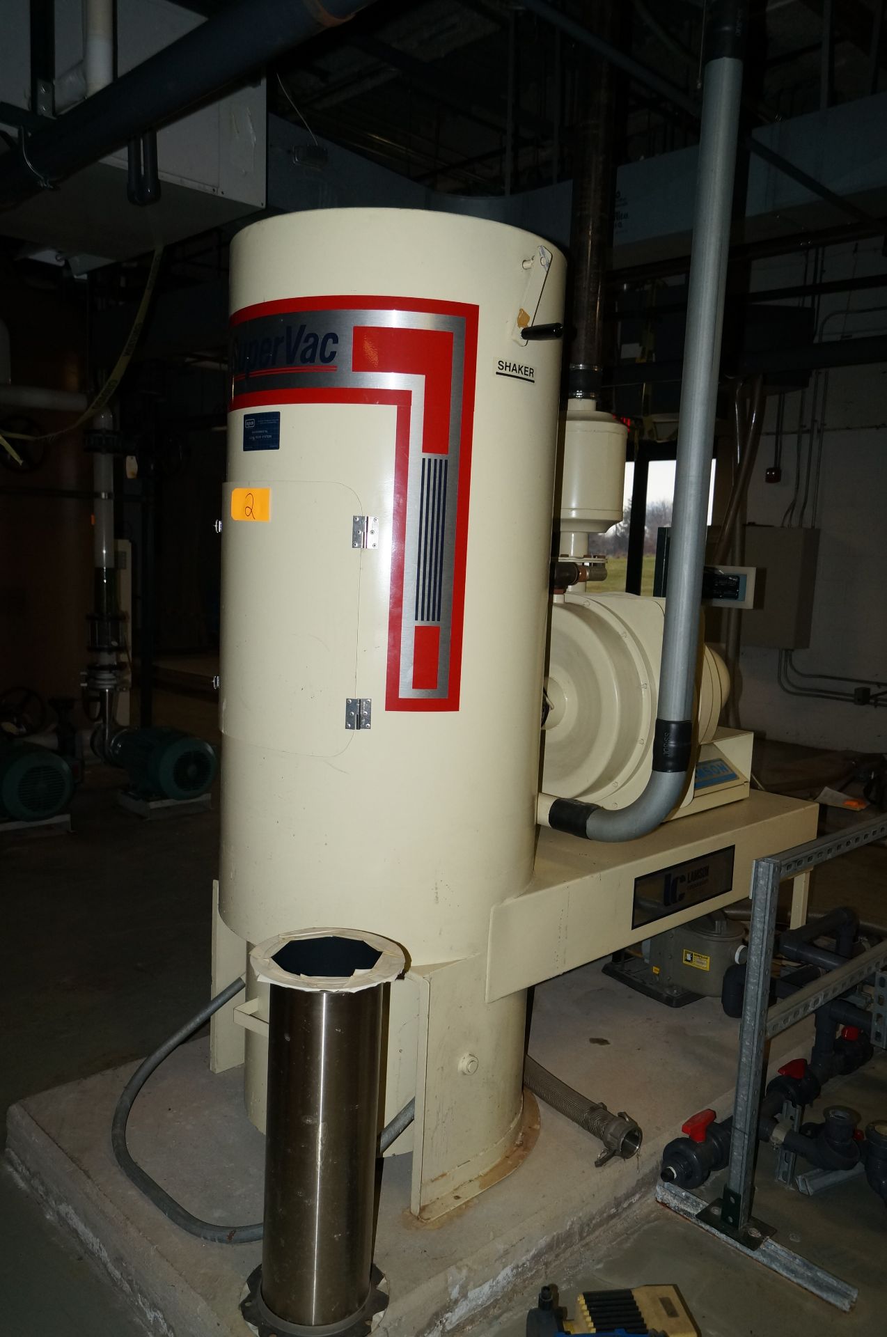 LAMSON SUPERVAC SYSTEM, MODEL - TST -610 , MULTI STAGE CENTRIFUGAL , 7 BAGS, WITH COLLECTION POT AND - Image 2 of 7