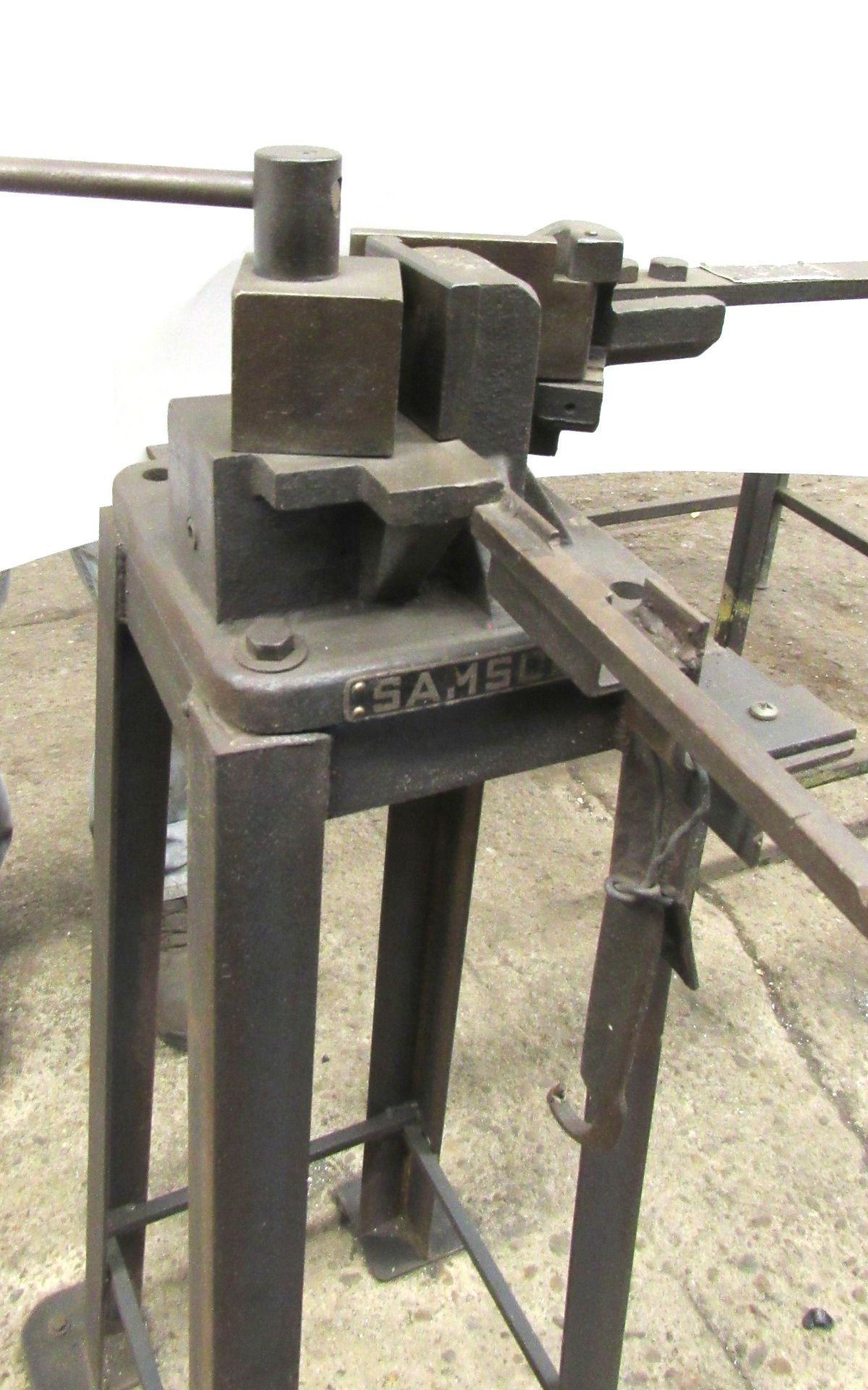 Samson No.1 Angle Bender - 3/16" x 3", 1/4" x 2-1/2" x 3/8" x 1" Flats, 1/2" Rounds & Flats, 2" x 2"