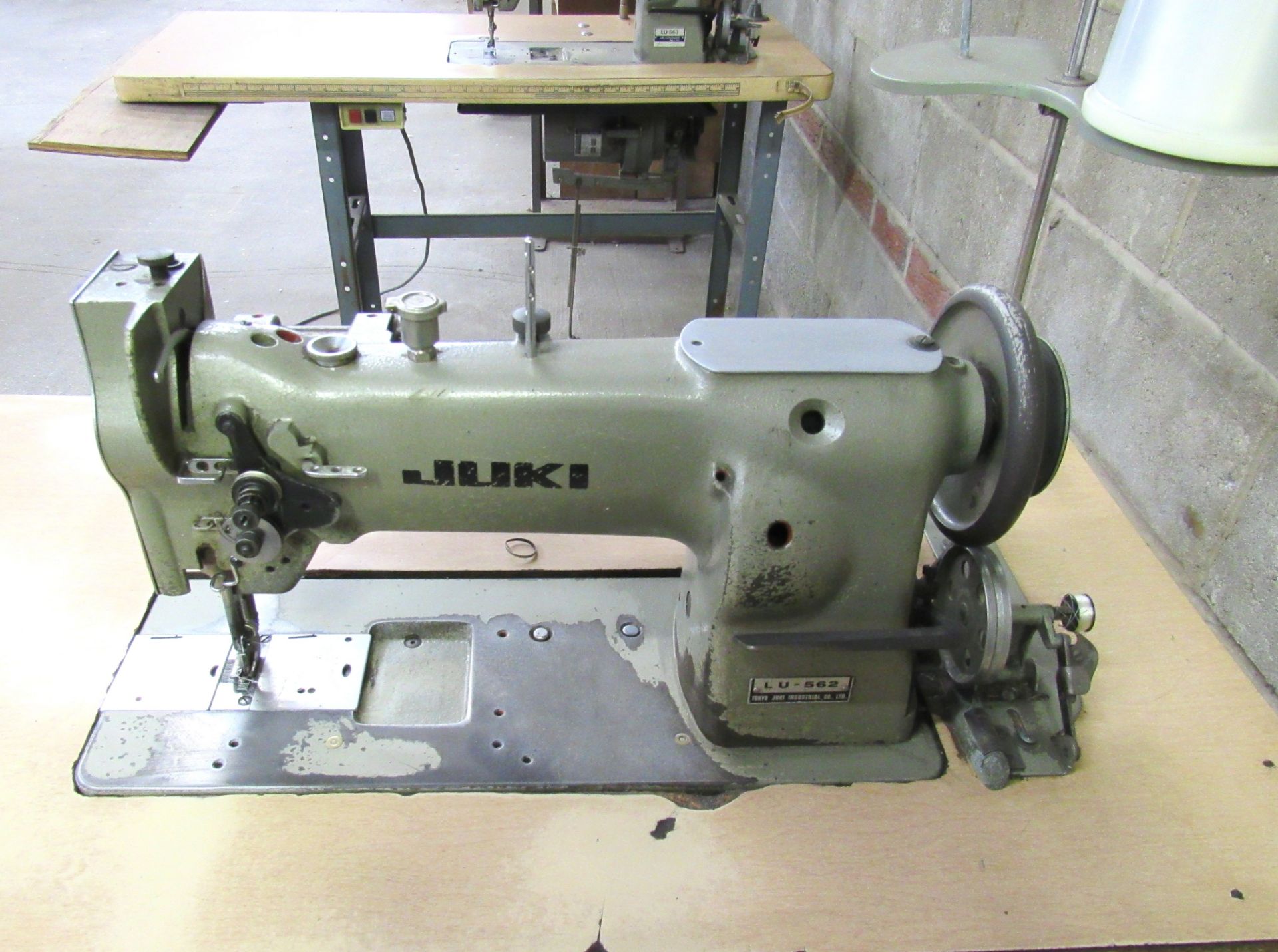 Juki Mod. LU-562 Single Needle Industrial Sewing Machine - w/ Bobbin, Bench Mounted, Motorized - Image 2 of 2