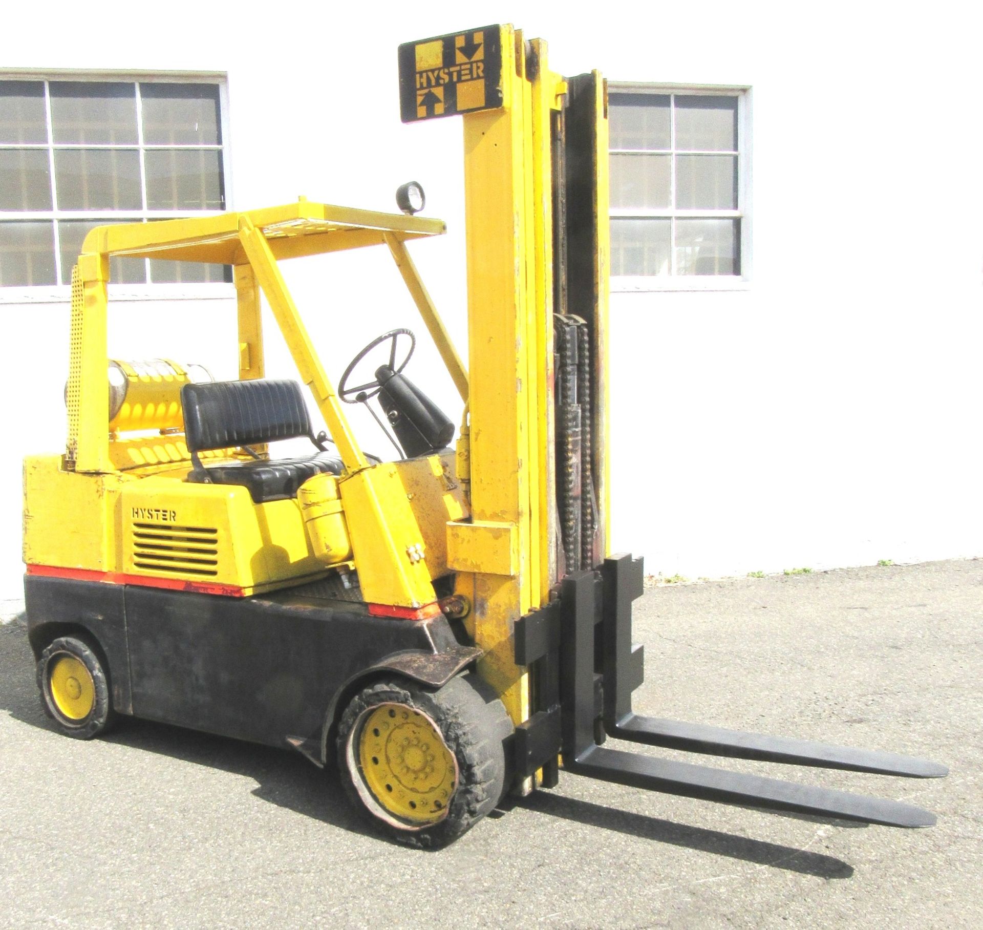 Hyster Mod.S100E 10,000 Lb. Propane Forklift - Image 2 of 7