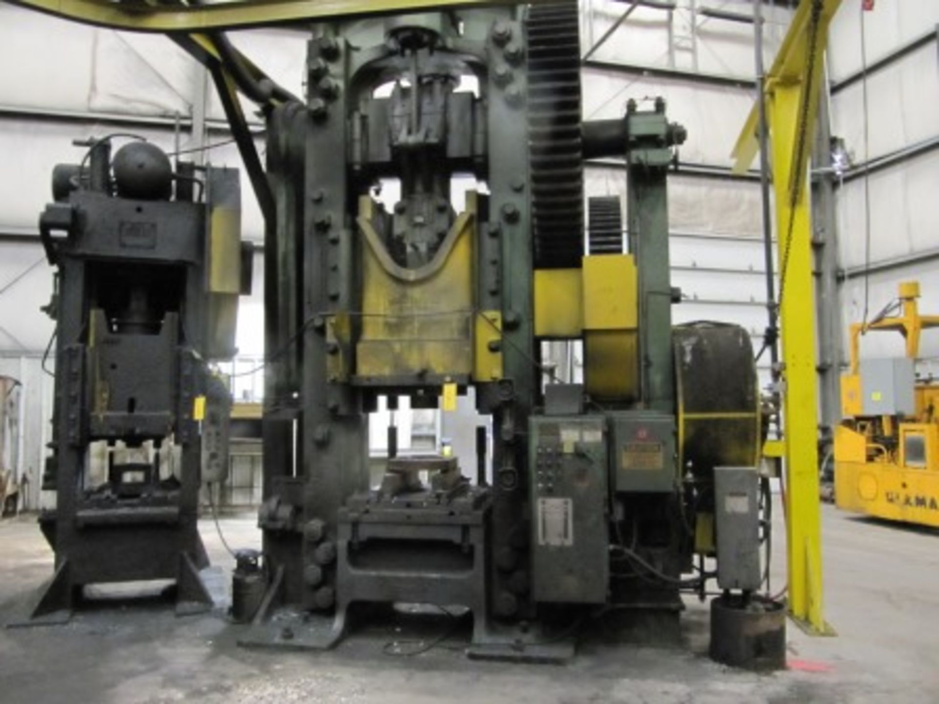 CHAMBERSBURG 500 DGT 500-TON DOUBLE GEARED TRIM PRESS, 42"X42" W/CONTROL S/N: 2895-L (BLDG. 2) - Image 2 of 5