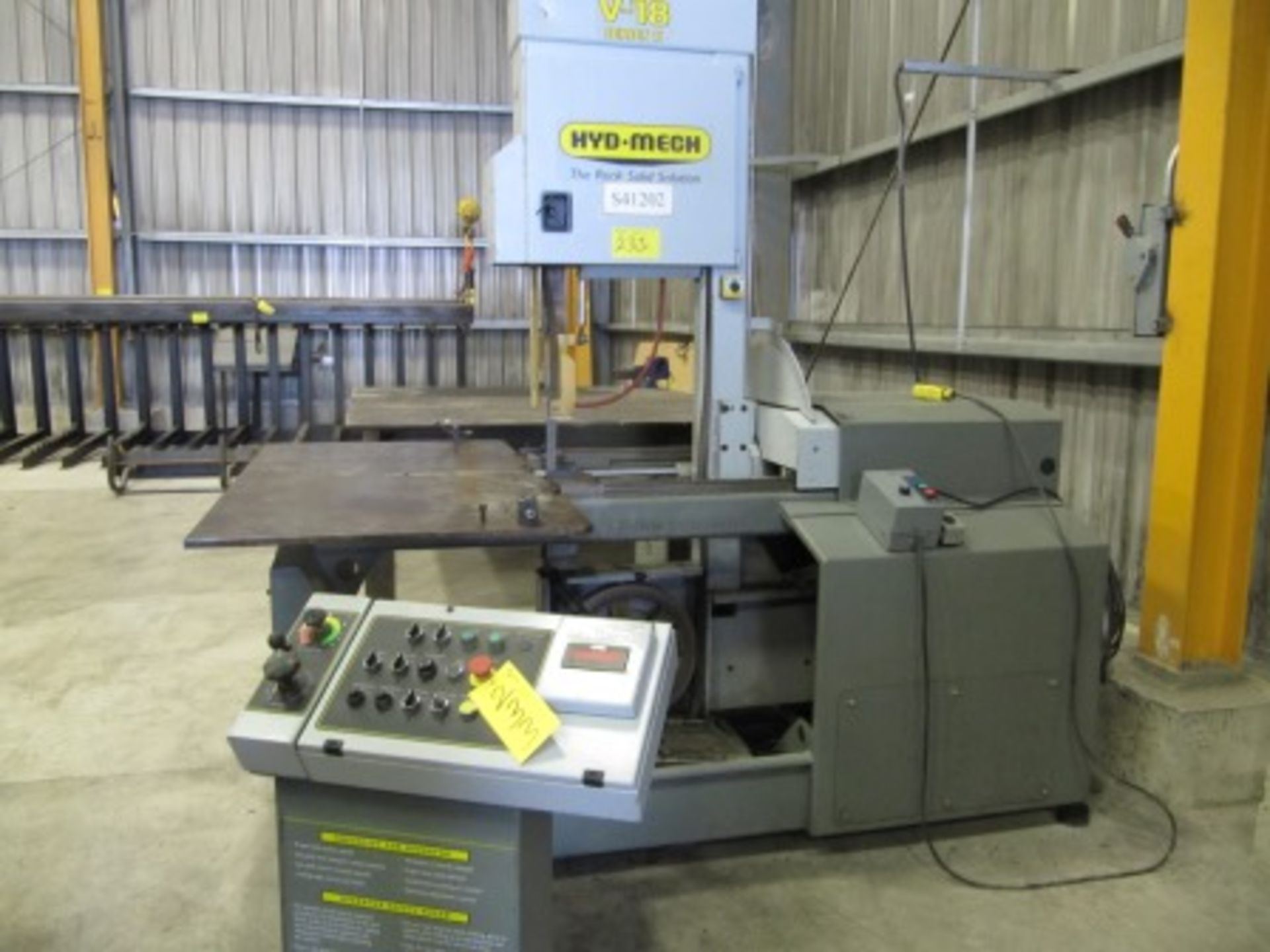 2001 HYD-MECH V18 SERIES II VERTICAL BANDSAW, 18"X20" RECTANGLE, 8,000# WORKLOAD W/CONTROL S/N: - Image 2 of 5