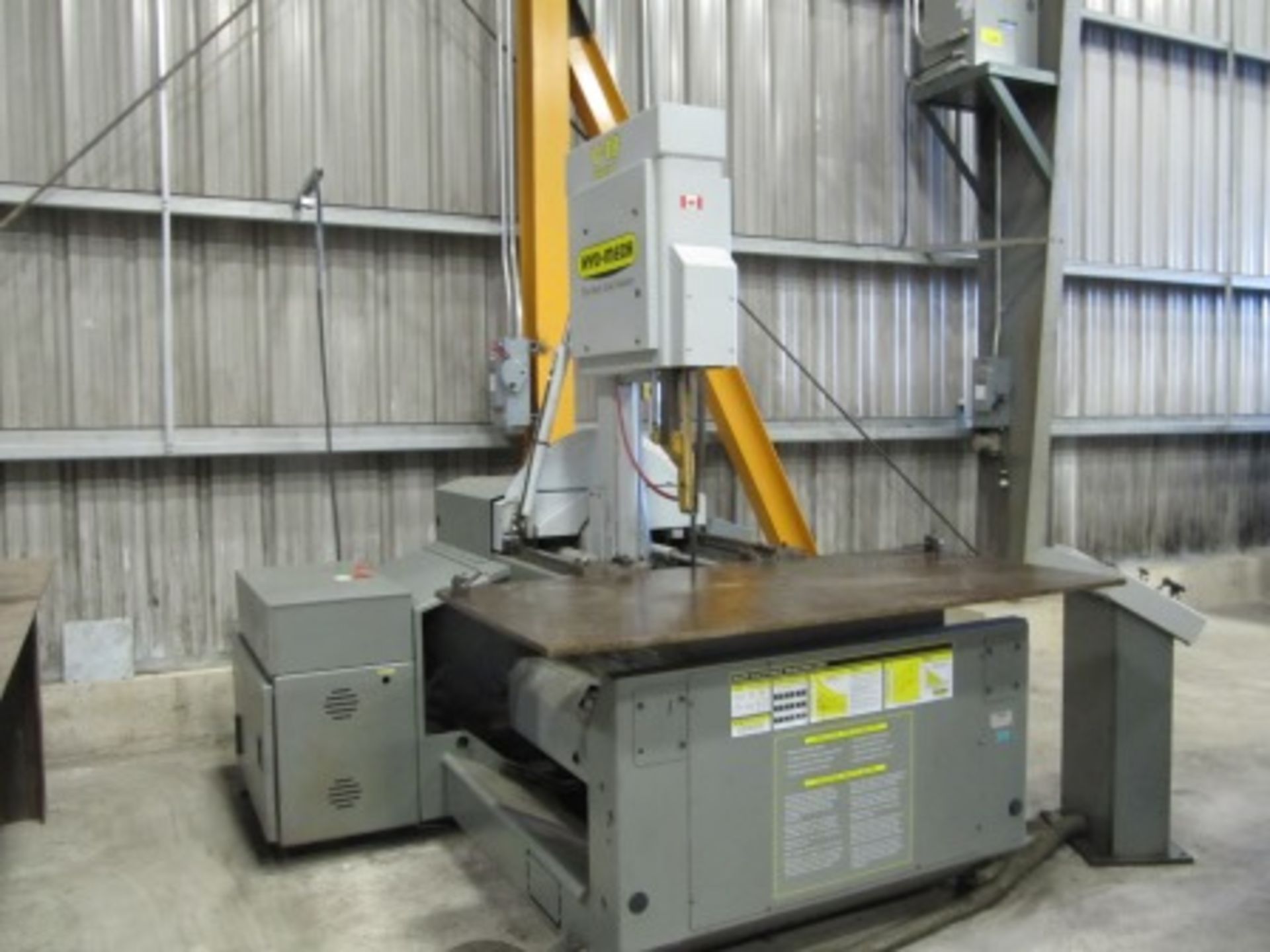 2001 HYD-MECH V18 SERIES II VERTICAL BANDSAW, 18"X20" RECTANGLE, 8,000# WORKLOAD W/CONTROL S/N: - Image 4 of 5