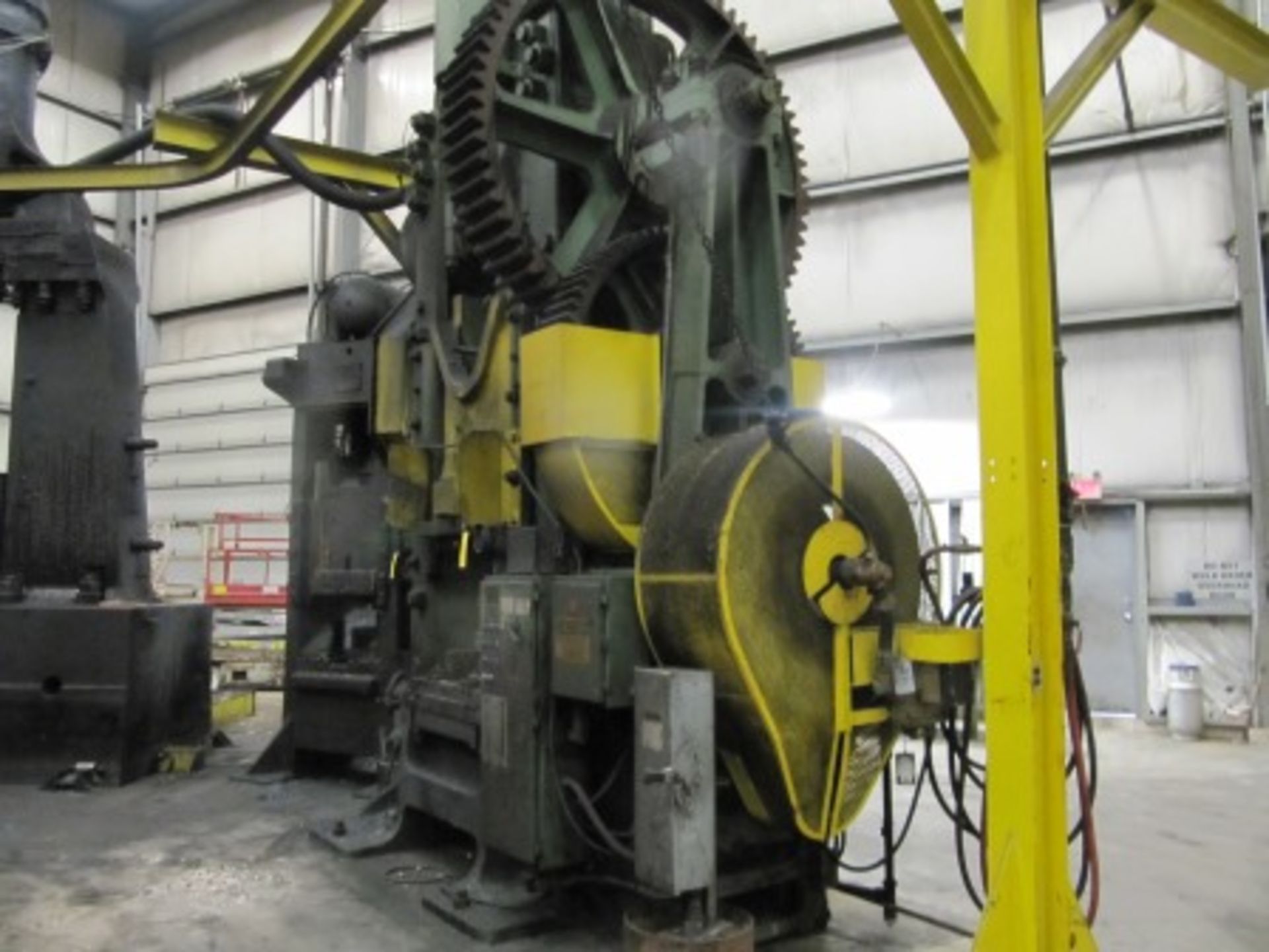 CHAMBERSBURG 500 DGT 500-TON DOUBLE GEARED TRIM PRESS, 42"X42" W/CONTROL S/N: 2895-L (BLDG. 2) - Image 3 of 5