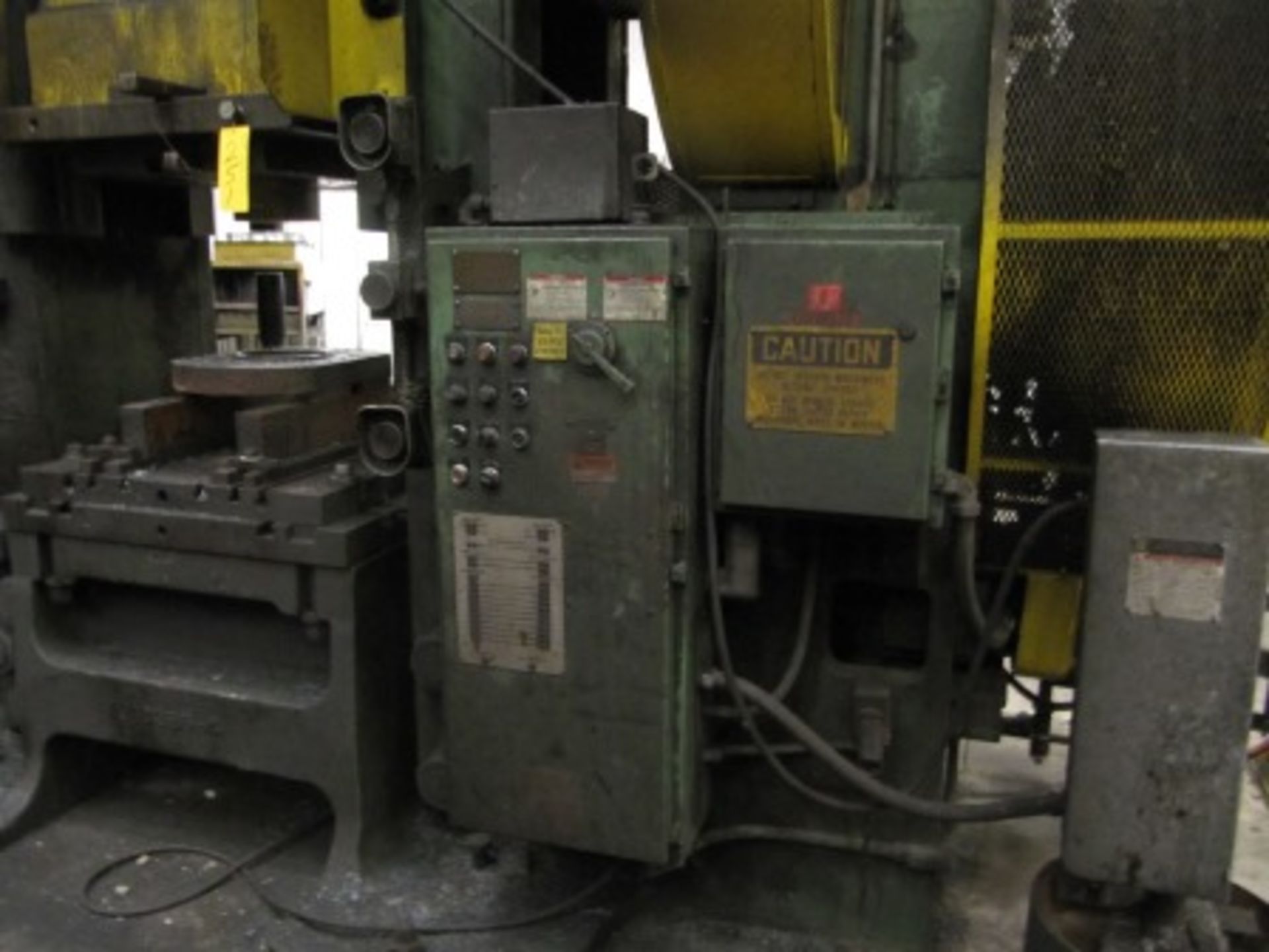 CHAMBERSBURG 500 DGT 500-TON DOUBLE GEARED TRIM PRESS, 42"X42" W/CONTROL S/N: 2895-L (BLDG. 2) - Image 5 of 5