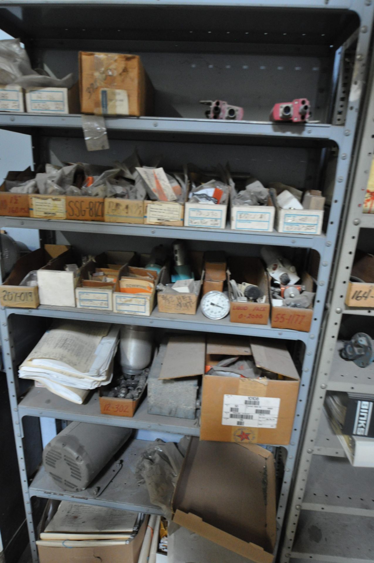 Metal Shelves and large Contents of nuts and bolts - Image 5 of 6