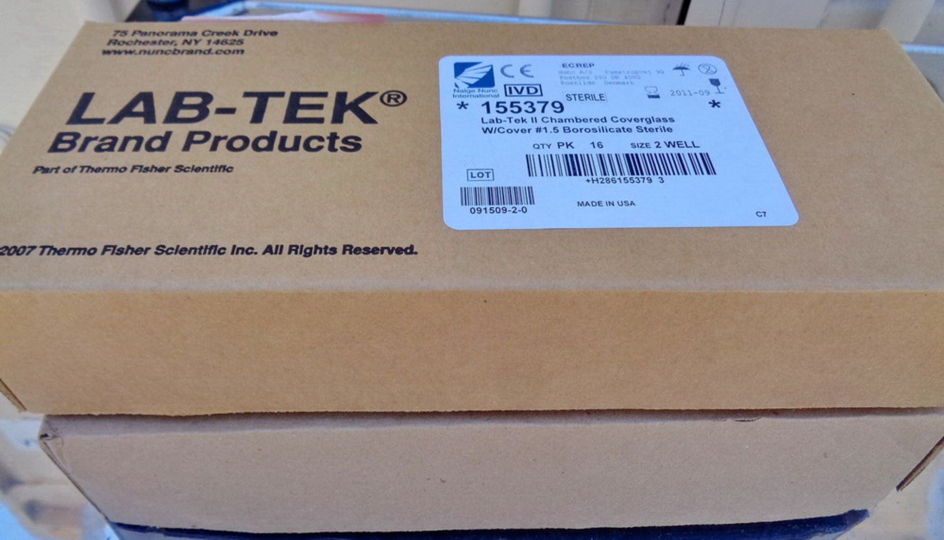 Box containing Lab-Tek Model 155379 Chambered Coverglass with cover