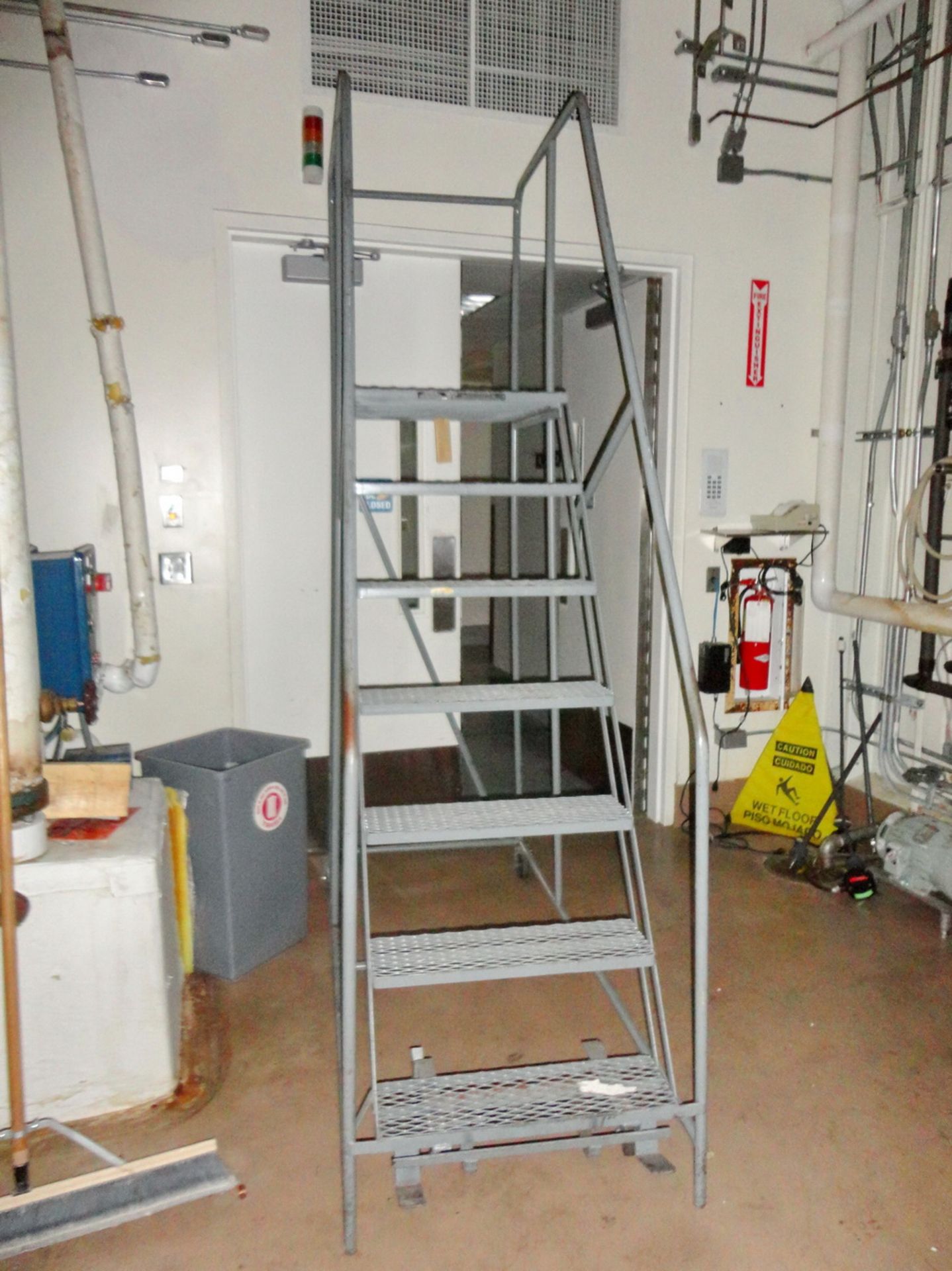 (1) Cotterman 7 Step Safety Ladder