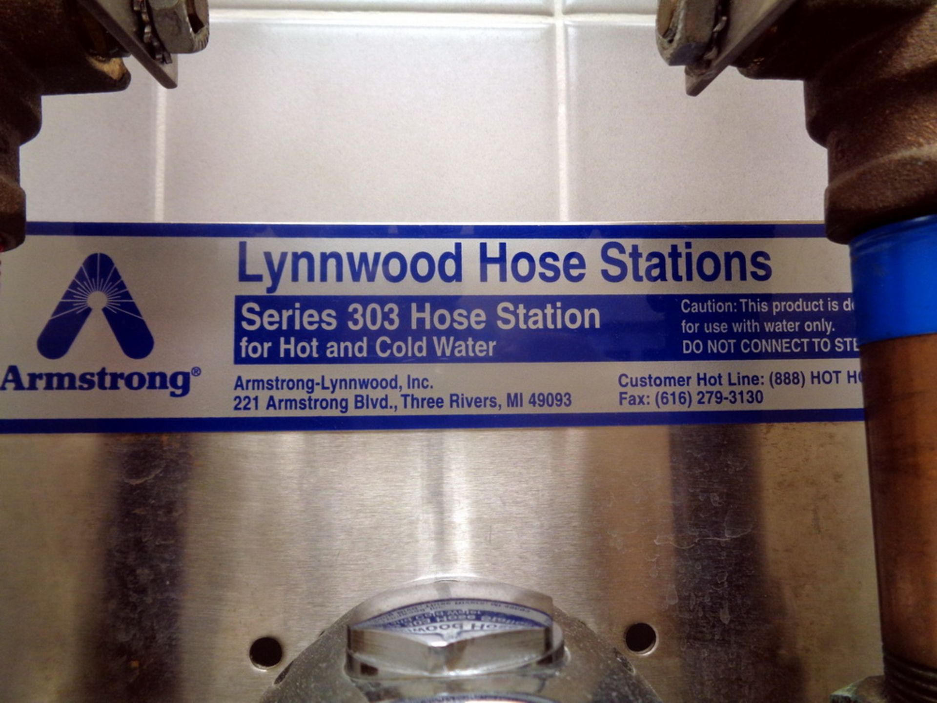 (1) Lynnwood Hose Station Series 303 for hot/cold water - Image 2 of 2