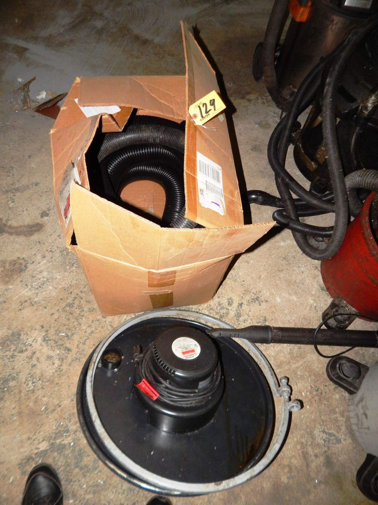 DAYTON 4YE60, 55 GALLON DRUM VACUUM WITH HOSE (NO DRUM)