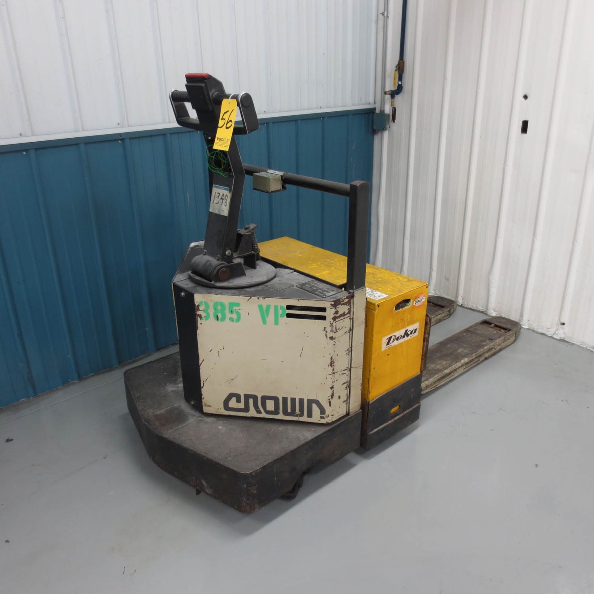 CROWN 8,000 LBS CAPACITY PALLET JACK MDL. 80PE-S, 24 V, WITH CHARGER