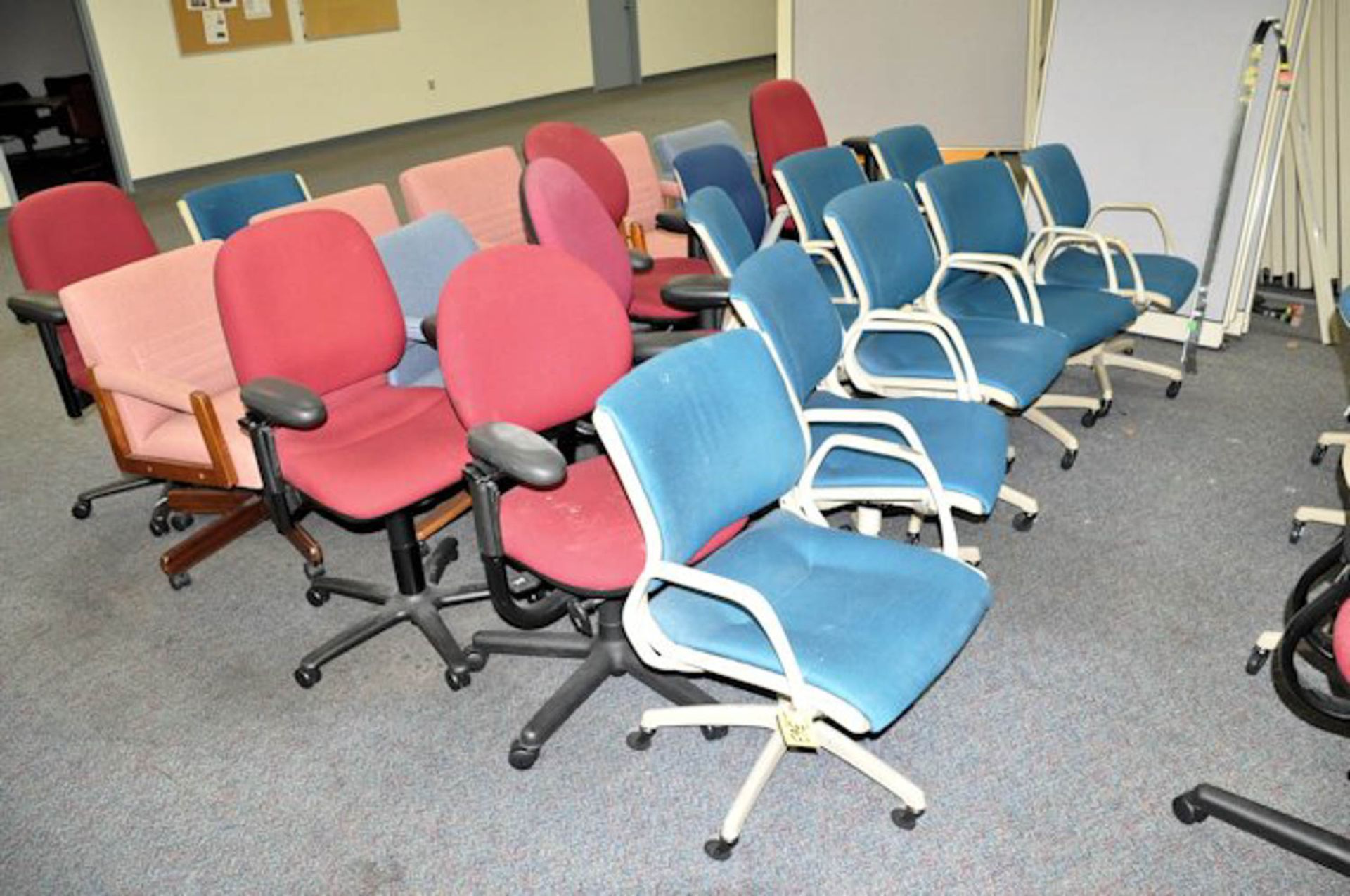 LOT OF OFFICE CHAIRS