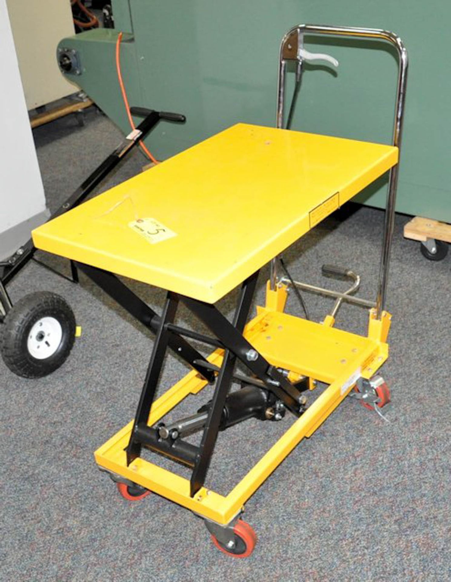 WESCO 330 LB CAPACTY LIFT CART