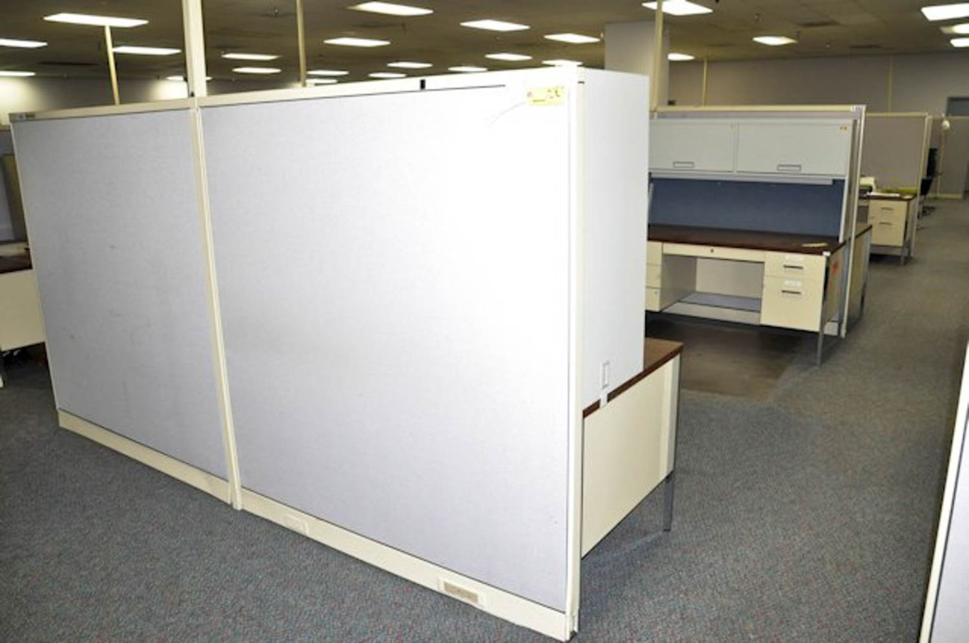 CUBICLE PARTITION SYSTEM