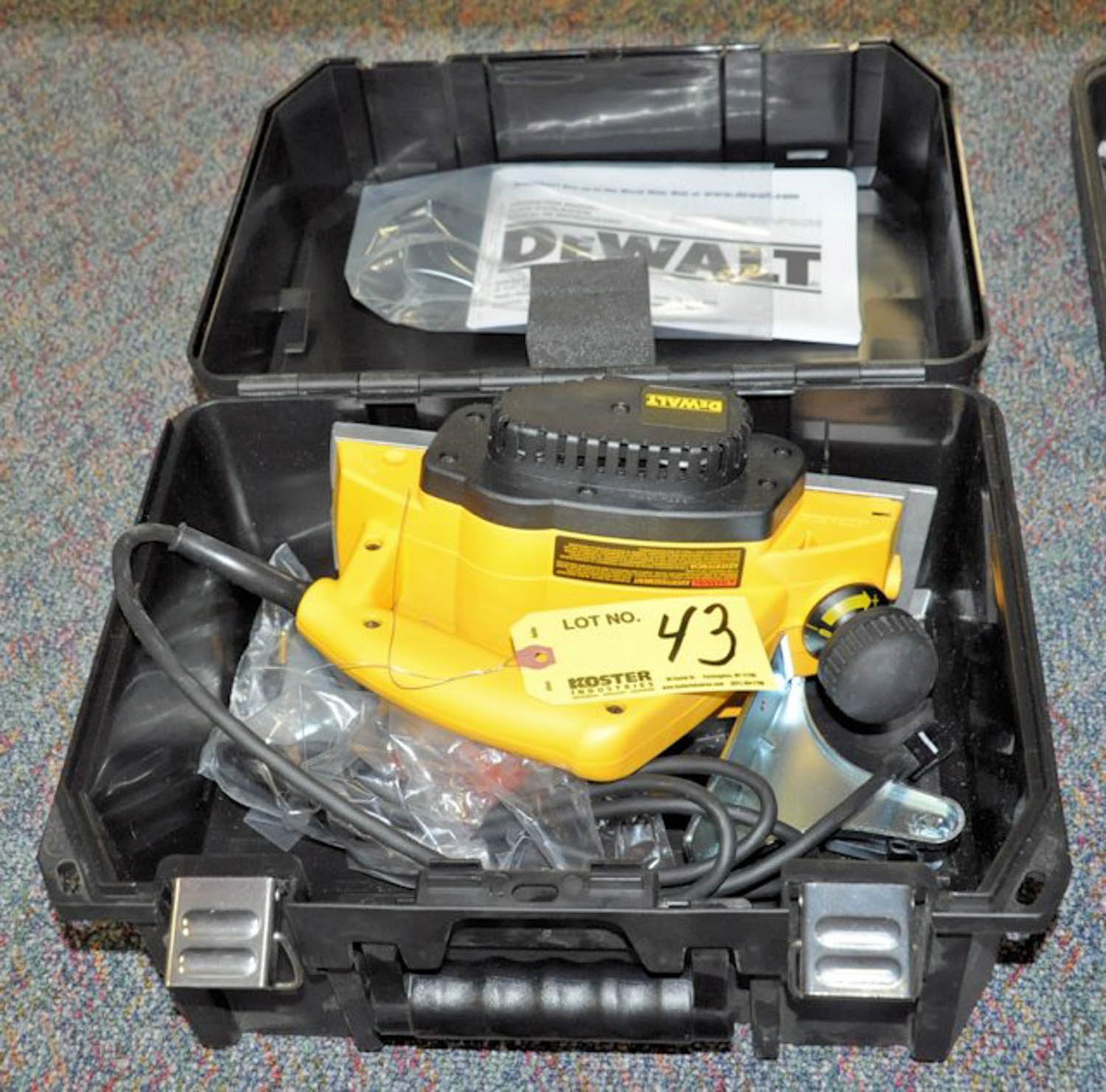 DEWALT MODEL DW680 3 1/4'' HEAVY DUTY PLANER WITH CASE