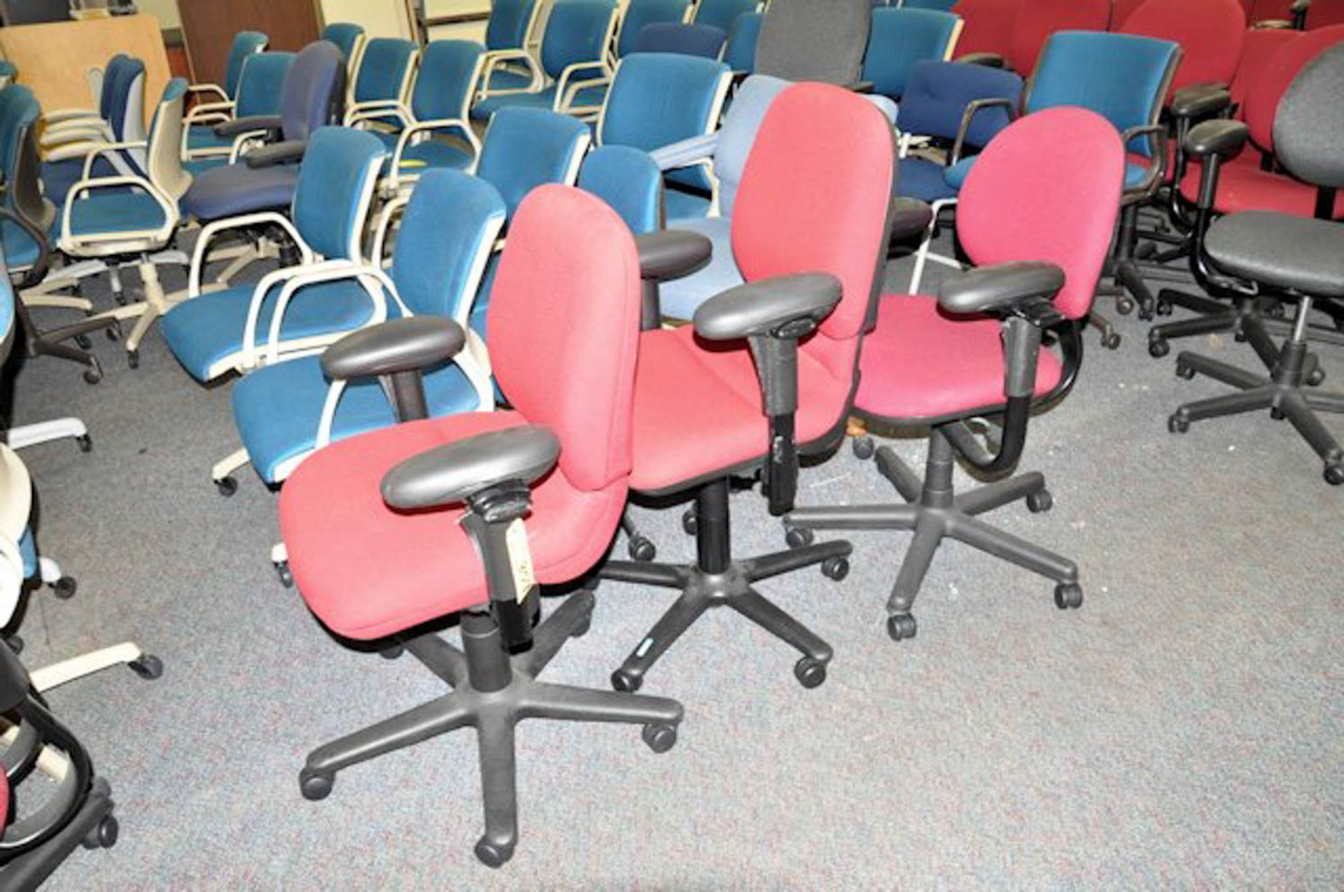 LOT OF OFFICE CHAIRS