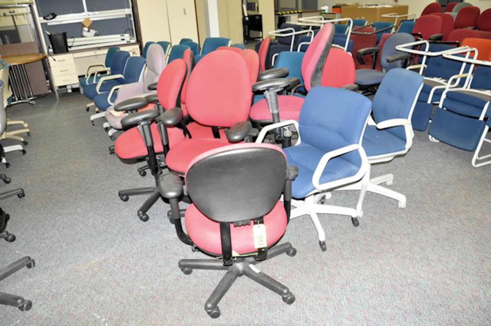 LOT OF OFFICE CHAIRS